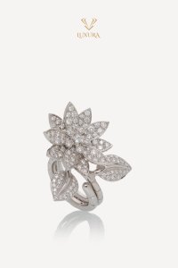 Bijuterii | VAN CLEEF & ARPELS Lotus Between the Finger Ring 18k White Gold with 127 brilliant-cut Diamonds 2.13 ct