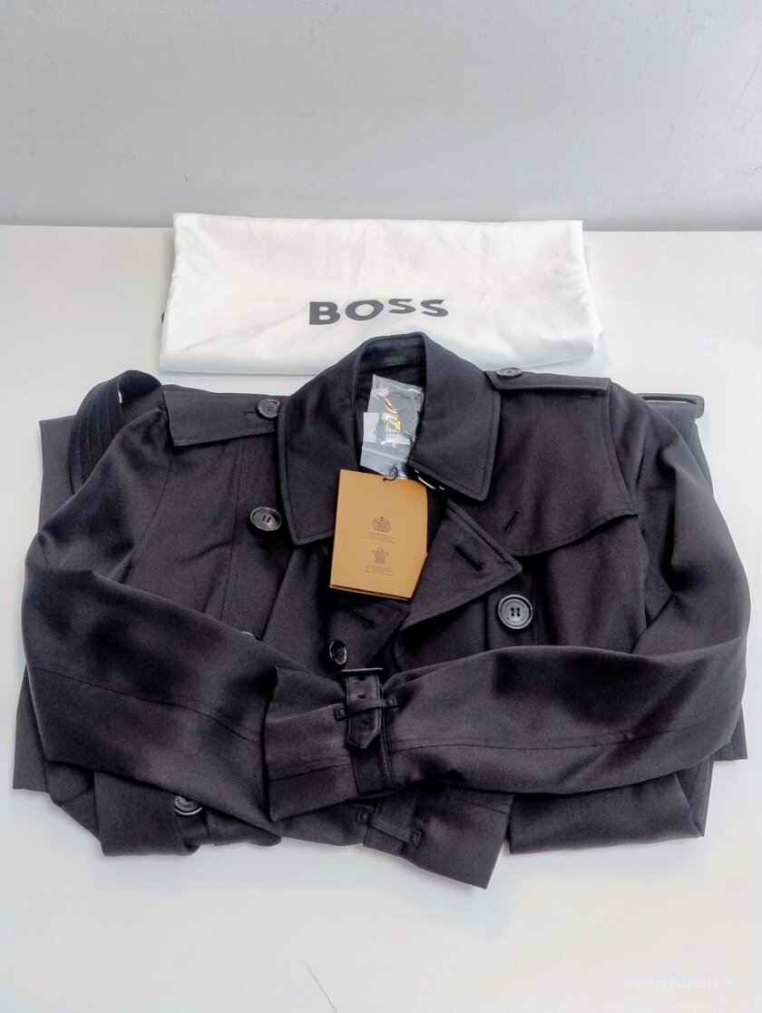 <span style="font-size: 10px; color: rgb(101, 101, 101);letter-spacing: .15em;">HARD TO FIND</span><br><strong>BURBERRY</strong><br><div style="margin-top:10px; font-size:16px;"> Boscastle Trench Coat Black 36IT </div><br>