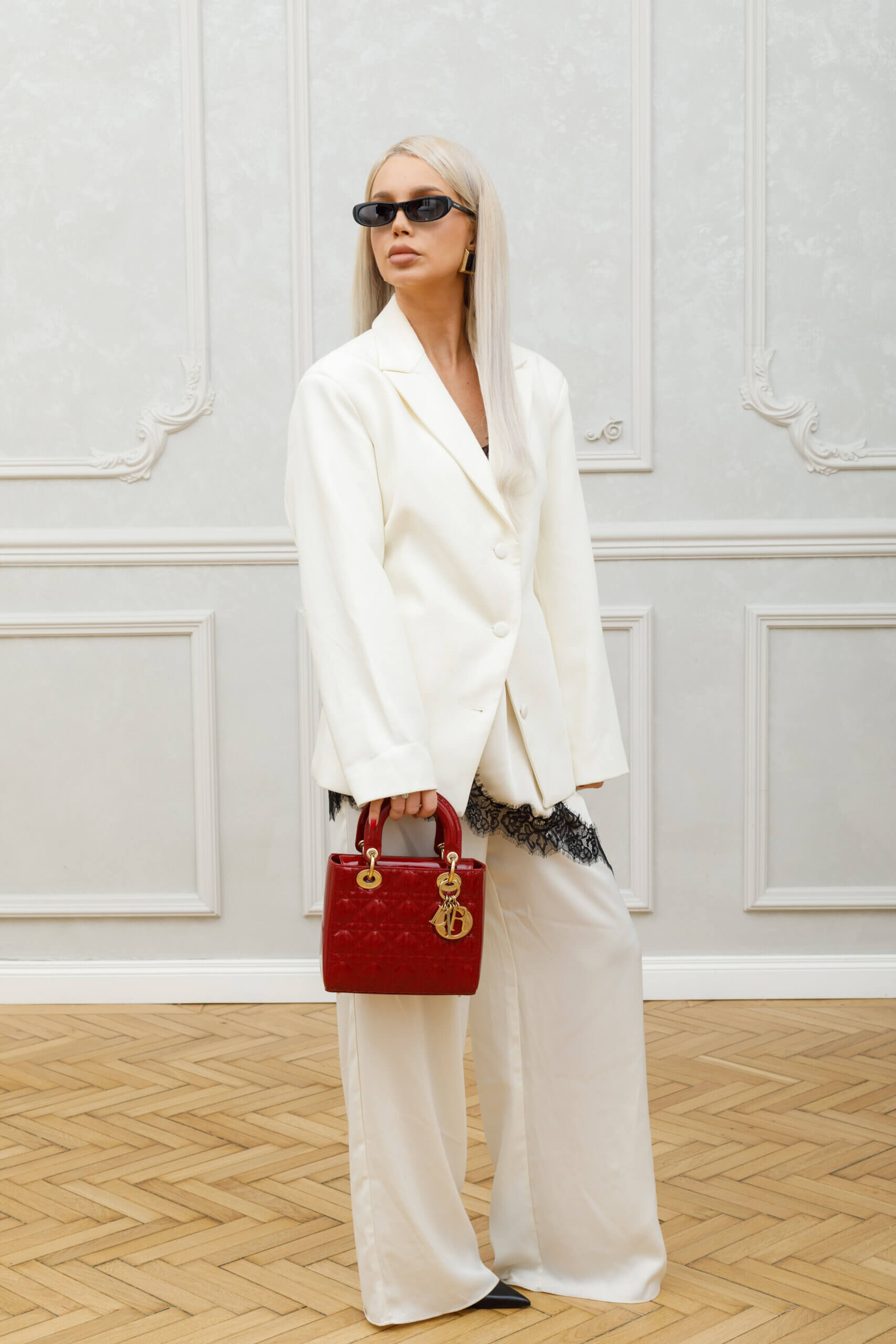 <span style="font-size: 10px; color: rgb(101, 101, 101);letter-spacing: .15em;">BEST DEAL</span><br><strong> DIOR </strong><br><div style="margin-top:10px; font-size:16px;">Small Lady Dior Bag Cherry Red Patent Cannage Calfskin </div><br> - Image 9