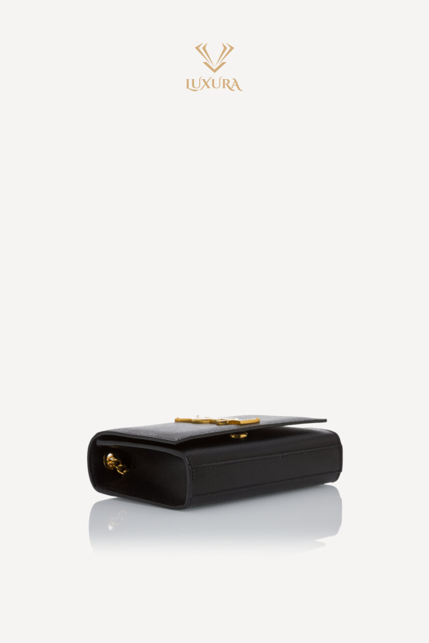 <span style="font-size: 10px; color: rgb(101, 101, 101);letter-spacing: .15em;">IN TENDINTE</span><br><strong> SAINT LAURENT </strong><br><div style="margin-top:10px; font-size:16px;">Kate Mini in Grain de Poudre Embossed Leather Black</div><br> - Image 18