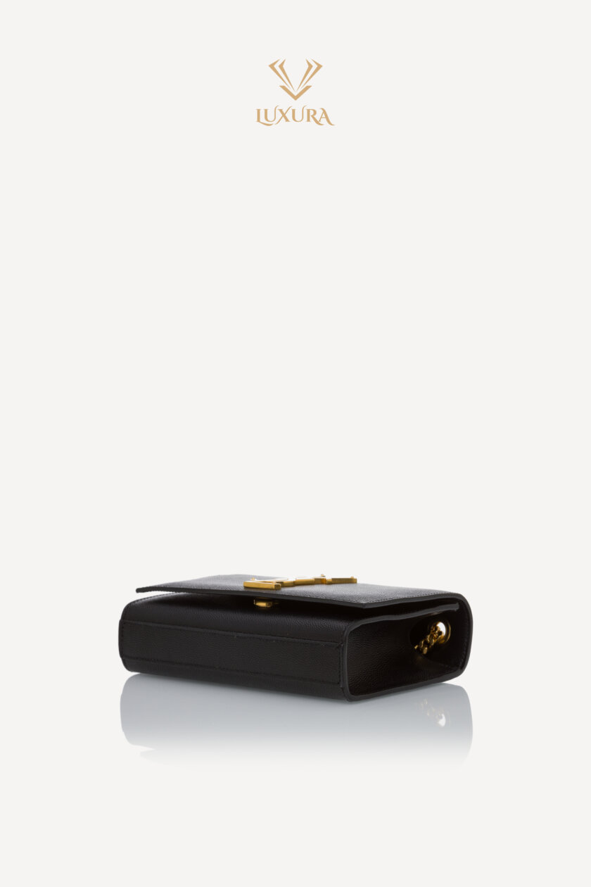 <span style="font-size: 10px; color: rgb(101, 101, 101);letter-spacing: .15em;">IN TENDINTE</span><br><strong> SAINT LAURENT </strong><br><div style="margin-top:10px; font-size:16px;">Kate Mini in Grain de Poudre Embossed Leather Black</div><br> - Image 20