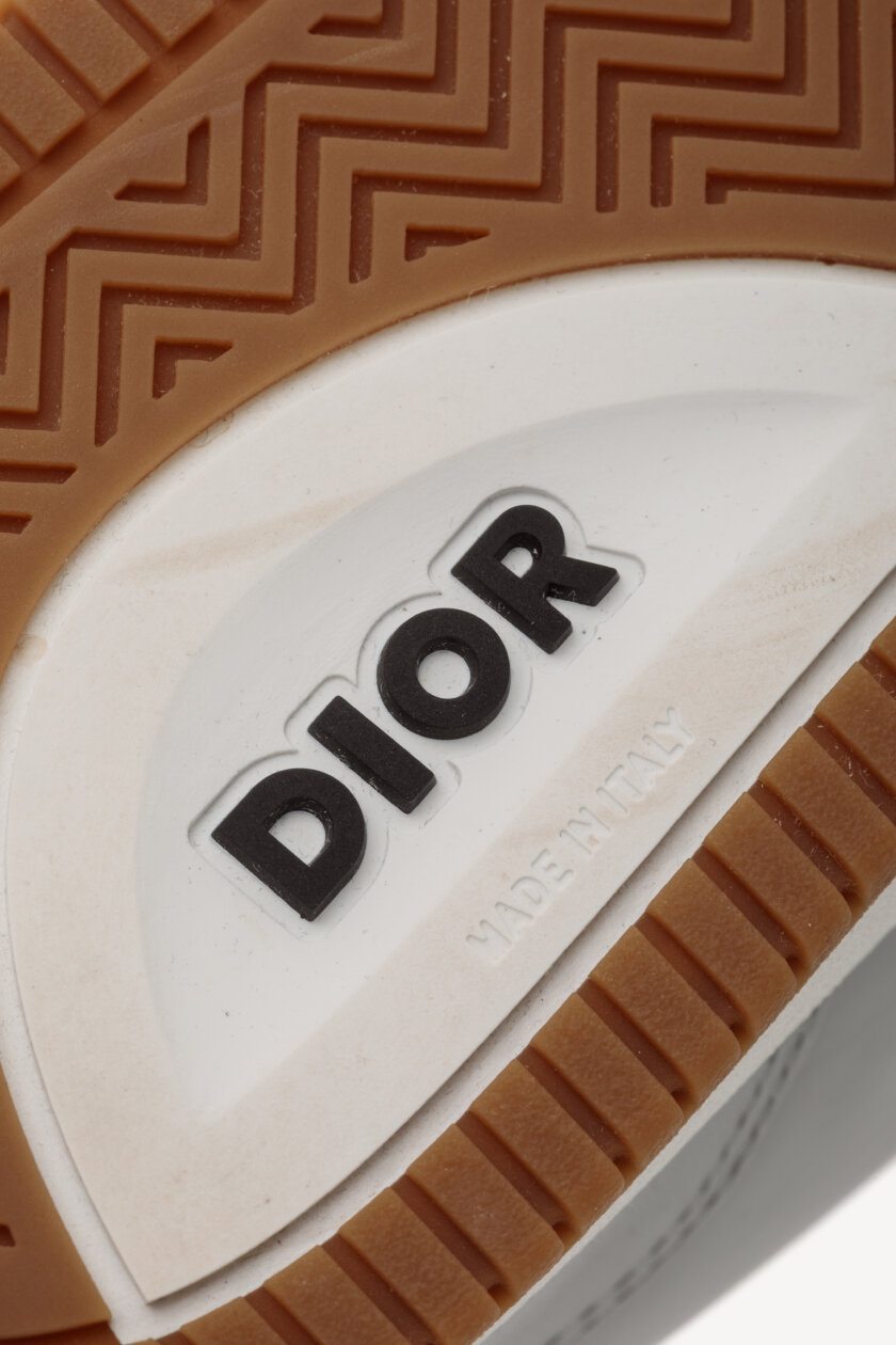 <span style="font-size: 10px; color: rgb(101, 101, 101);letter-spacing: .15em;">BEST DEAL</span><br><strong> DIOR </strong><br><div style="margin-top:10px; font-size:16px;">B57 Uptown Low-Top Sneaker 43</div><br> - Image 16