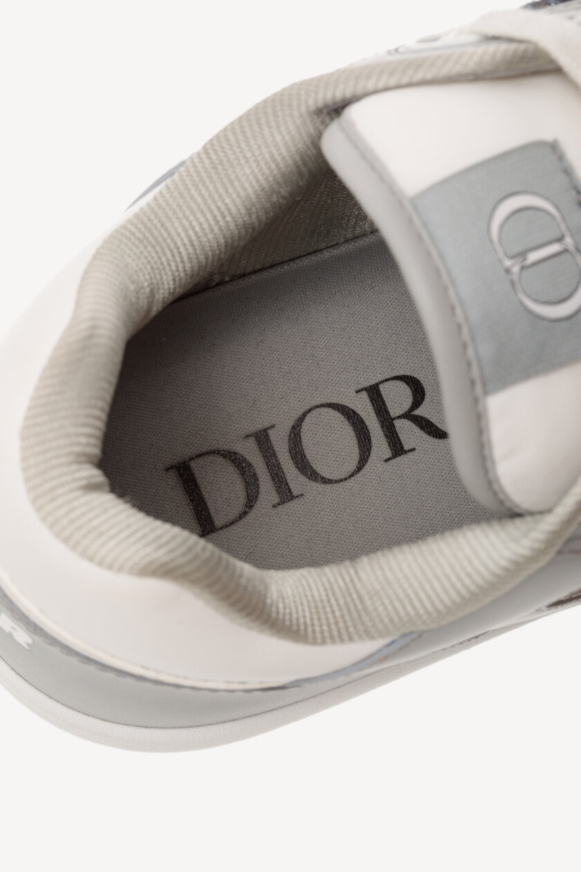 <span style="font-size: 10px; color: rgb(101, 101, 101);letter-spacing: .15em;">BEST DEAL</span><br><strong> DIOR </strong><br><div style="margin-top:10px; font-size:16px;">B57 Uptown Low-Top Sneaker 43</div><br> - Image 13