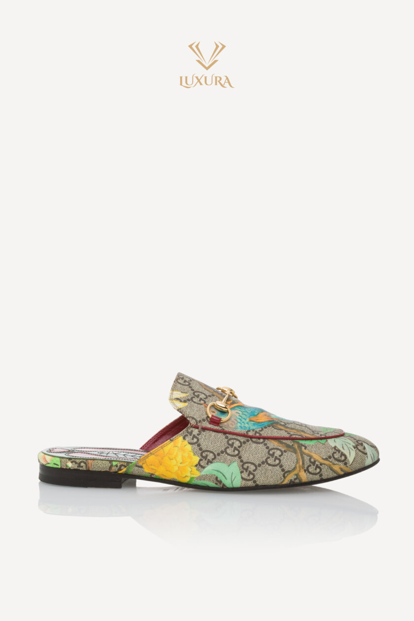 <span style="font-size: 10px; color: rgb(101, 101, 101);letter-spacing: .15em;">BEST DEAL</span><br><strong> GUCCI </strong><br><div style="margin-top:10px; font-size:16px;">GG Supreme Monogram Tian Princetown Slippers Beige Ebony Multicolor 38.5</div><br>