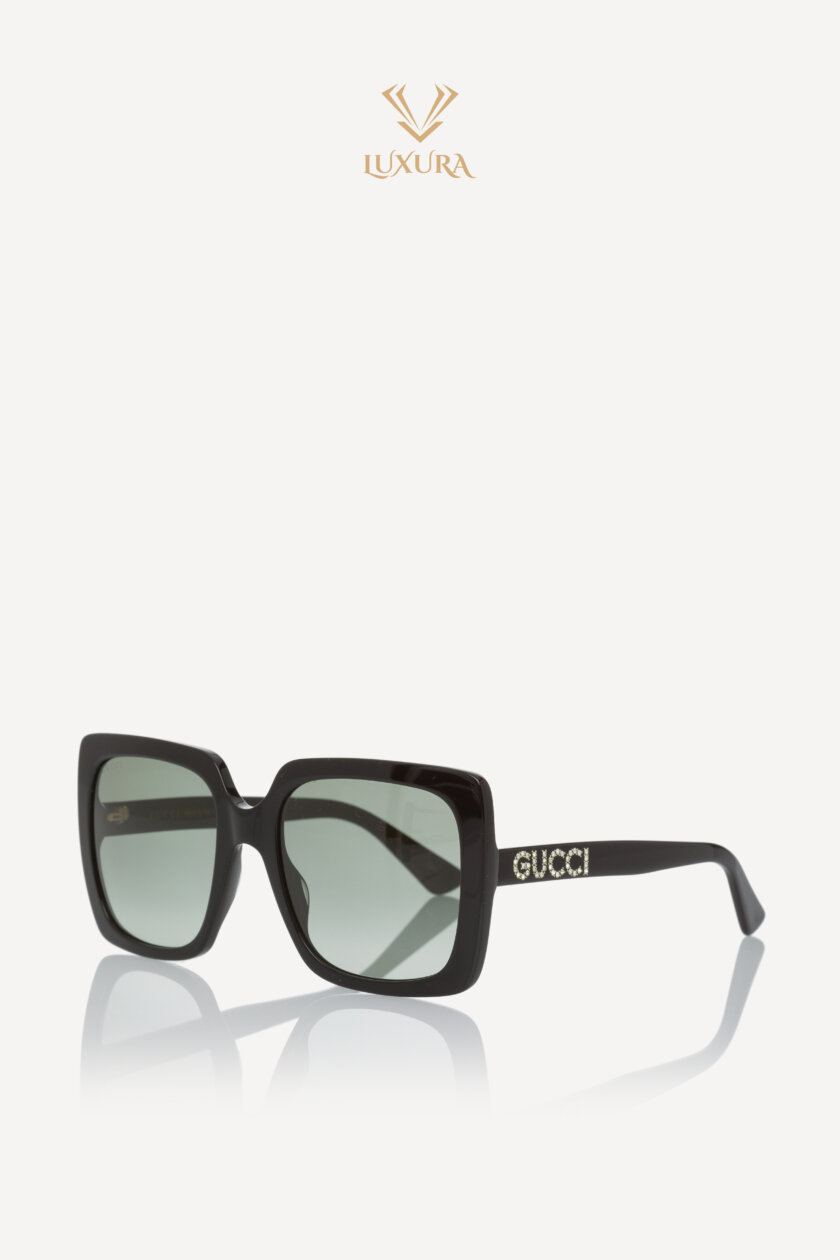 <span style="font-size: 10px; color: rgb(101, 101, 101);letter-spacing: .15em;">BEST DEAL</span><br><strong> GUCCI </strong><br><div style="margin-top:10px; font-size:16px;">Square Sunglasses Black Silver</div><br>