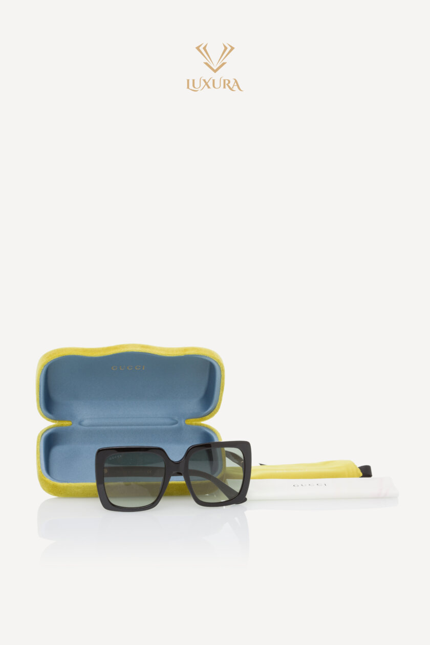 <span style="font-size: 10px; color: rgb(101, 101, 101);letter-spacing: .15em;">BEST DEAL</span><br><strong> GUCCI </strong><br><div style="margin-top:10px; font-size:16px;">Square Sunglasses Black Silver</div><br> - Image 2
