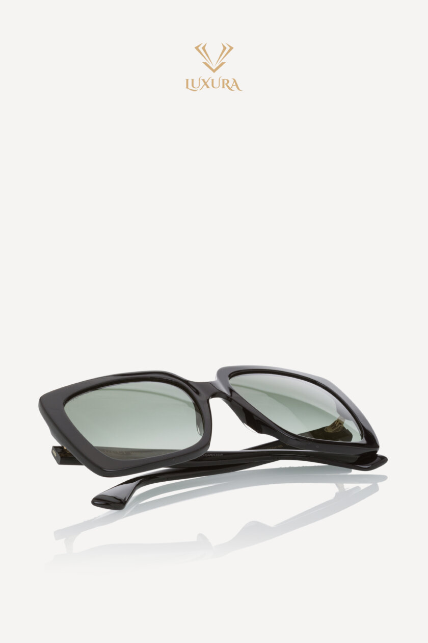 <span style="font-size: 10px; color: rgb(101, 101, 101);letter-spacing: .15em;">BEST DEAL</span><br><strong> GUCCI </strong><br><div style="margin-top:10px; font-size:16px;">Square Sunglasses Black Silver</div><br> - Image 7