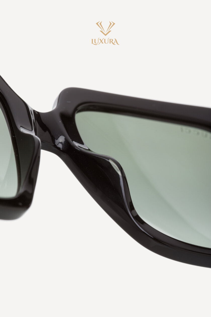 <span style="font-size: 10px; color: rgb(101, 101, 101);letter-spacing: .15em;">BEST DEAL</span><br><strong> GUCCI </strong><br><div style="margin-top:10px; font-size:16px;">Square Sunglasses Black Silver</div><br> - Image 10
