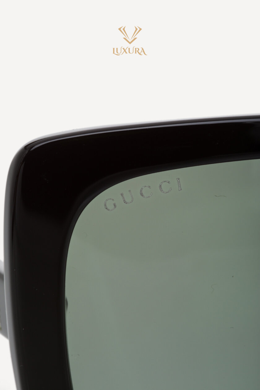 <span style="font-size: 10px; color: rgb(101, 101, 101);letter-spacing: .15em;">BEST DEAL</span><br><strong> GUCCI </strong><br><div style="margin-top:10px; font-size:16px;">Square Sunglasses Black Silver</div><br> - Image 9