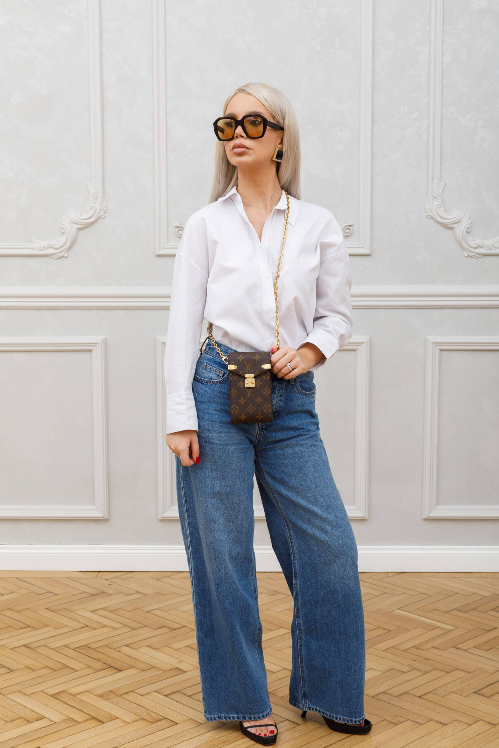 <span style="font-size: 10px; color: rgb(101, 101, 101);letter-spacing: .15em;">HARD TO FIND</span><br><strong> LOUIS VUITTON </strong><br><div style="margin-top:10px;font-size:16px;">Monogram Phone Pouch Metis Monogram Canvas M13572</div><br> - Image 2