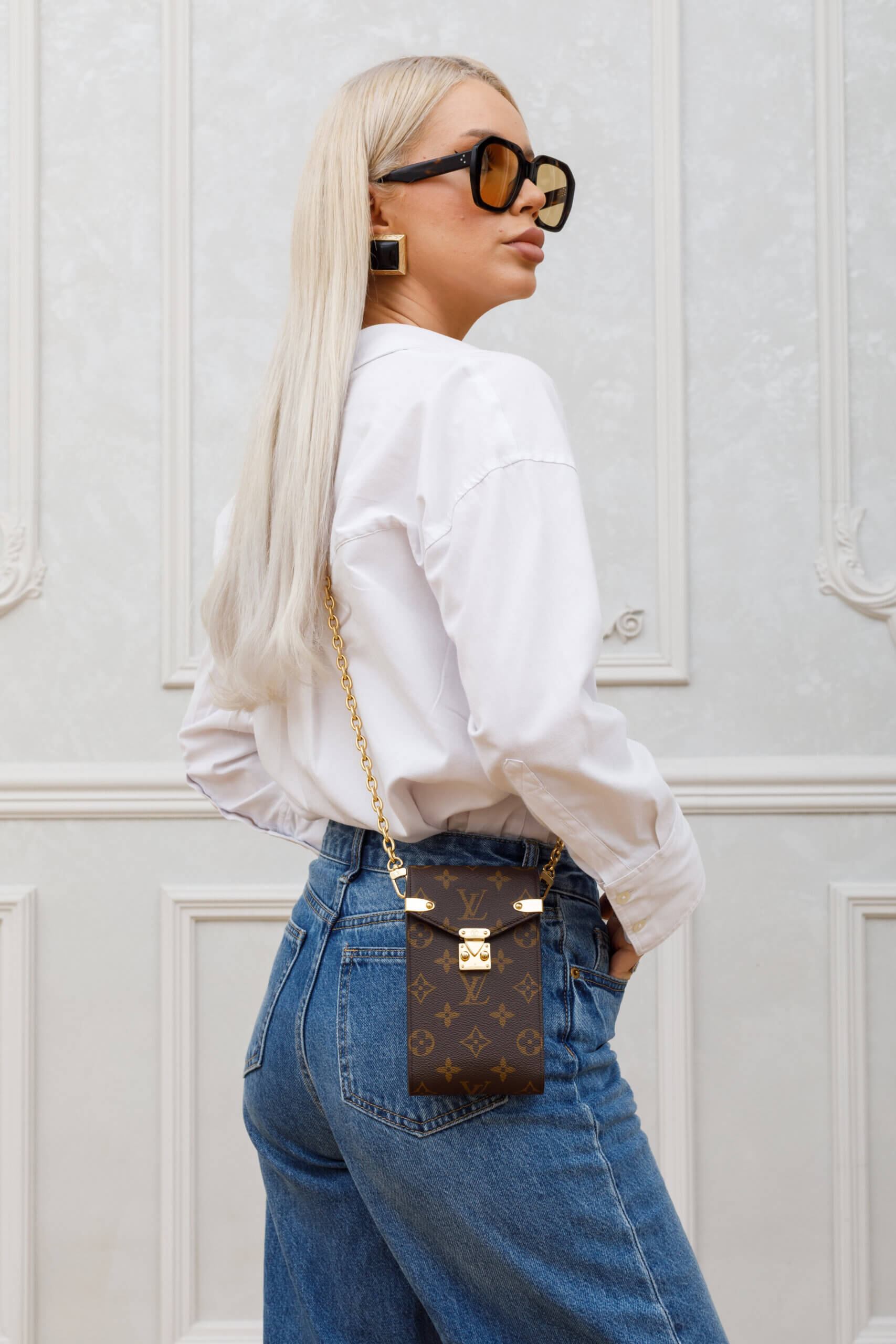 <span style="font-size: 10px; color: rgb(101, 101, 101);letter-spacing: .15em;">HARD TO FIND</span><br><strong> LOUIS VUITTON </strong><br><div style="margin-top:10px;font-size:16px;">Monogram Phone Pouch Metis Monogram Canvas M13572</div><br> - Image 7