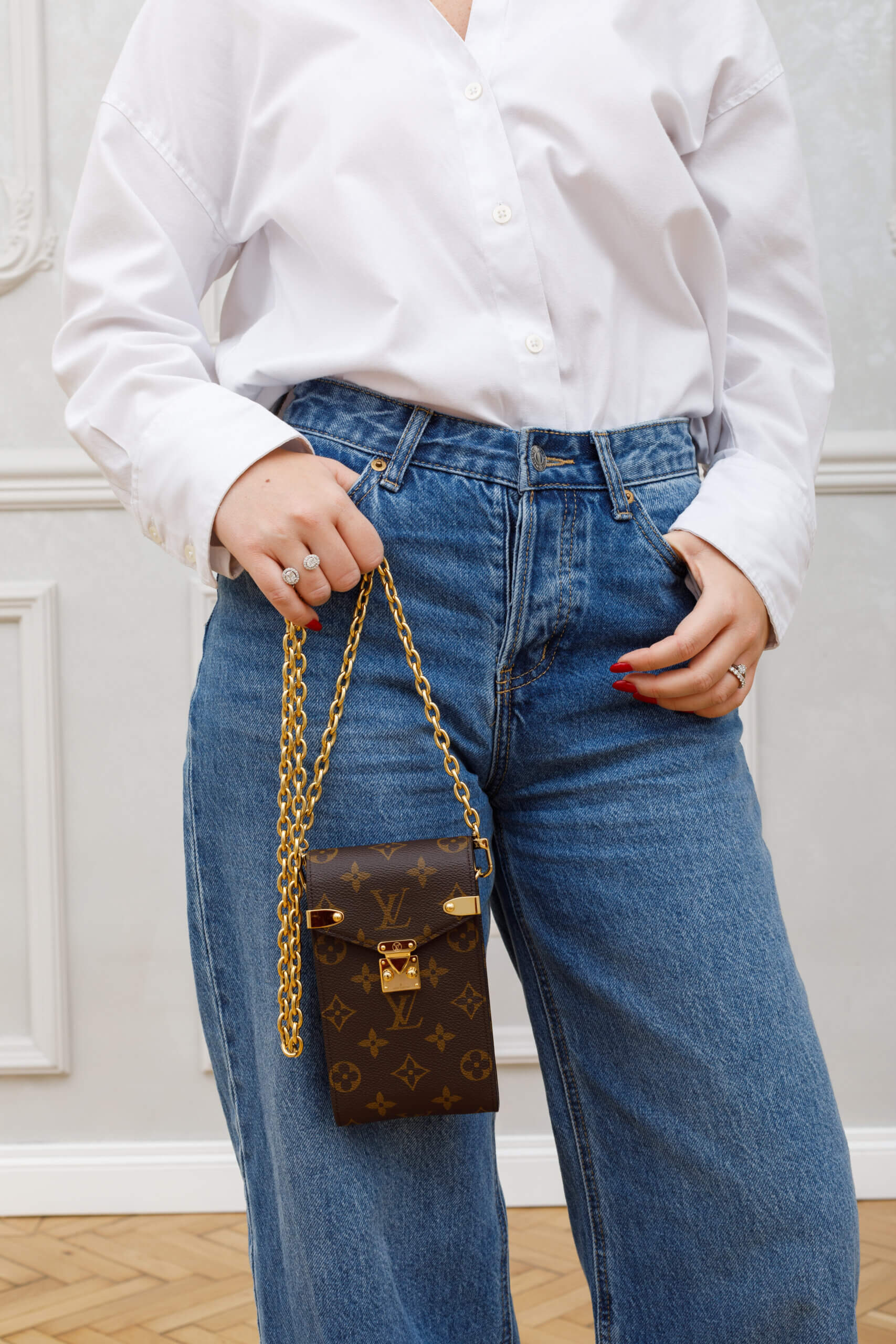 <span style="font-size: 10px; color: rgb(101, 101, 101);letter-spacing: .15em;">HARD TO FIND</span><br><strong> LOUIS VUITTON </strong><br><div style="margin-top:10px;font-size:16px;">Monogram Phone Pouch Metis Monogram Canvas M13572</div><br> - Image 4