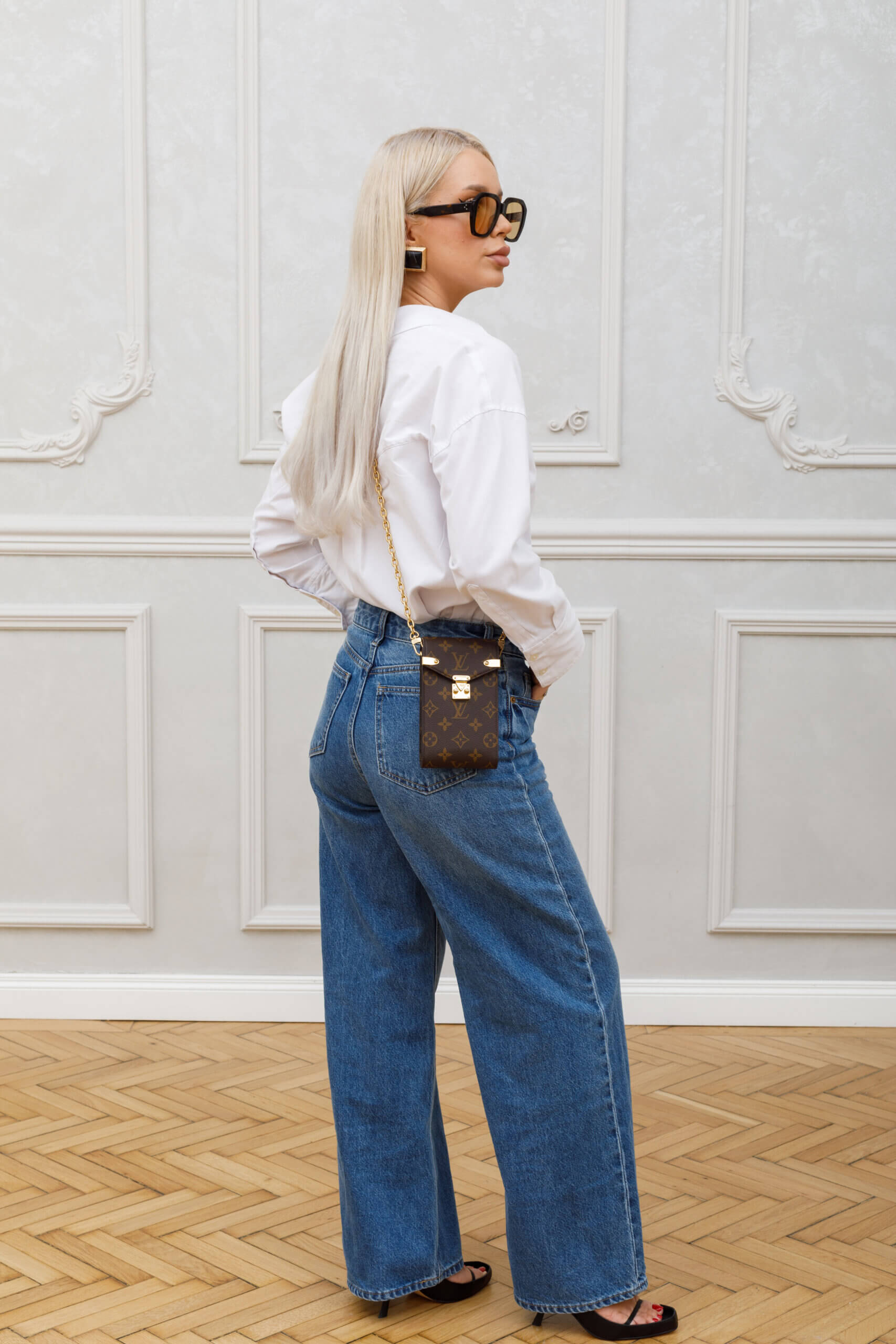 <span style="font-size: 10px; color: rgb(101, 101, 101);letter-spacing: .15em;">HARD TO FIND</span><br><strong> LOUIS VUITTON </strong><br><div style="margin-top:10px;font-size:16px;">Monogram Phone Pouch Metis Monogram Canvas M13572</div><br> - Image 5