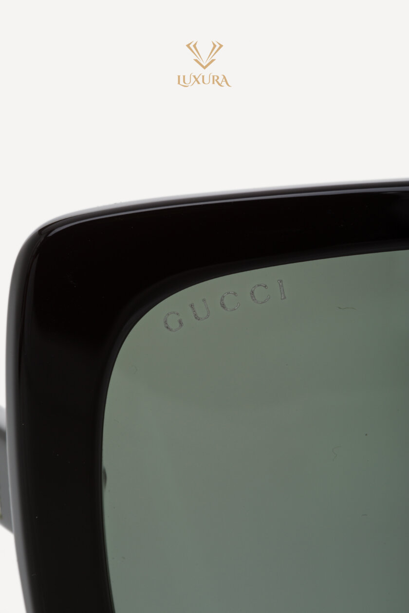 <span style="font-size: 10px; color: rgb(101, 101, 101);letter-spacing: .15em;">BEST DEAL</span><br><strong> GUCCI </strong><br><div style="margin-top:10px; font-size:16px;">Square Sunglasses Black Silver</div><br> - Image 12