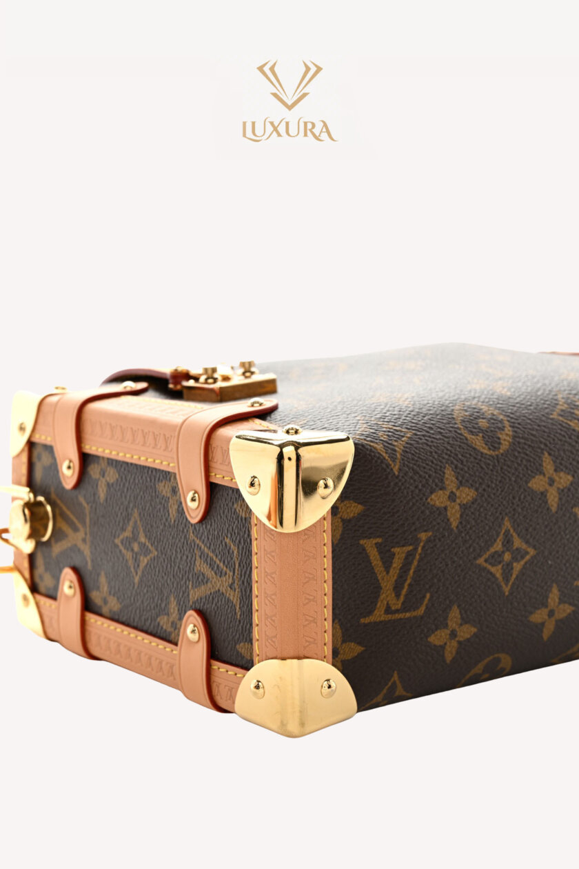 <span style="font-size: 10px; color: rgb(101, 101, 101);letter-spacing: .15em;">HARD TO FIND</span><br><strong> LOUIS VUITTON </strong><br><div style="margin-top:10px; font-size:16px;">Monogram Side Trunk MM M46358</div></br> - Image 7