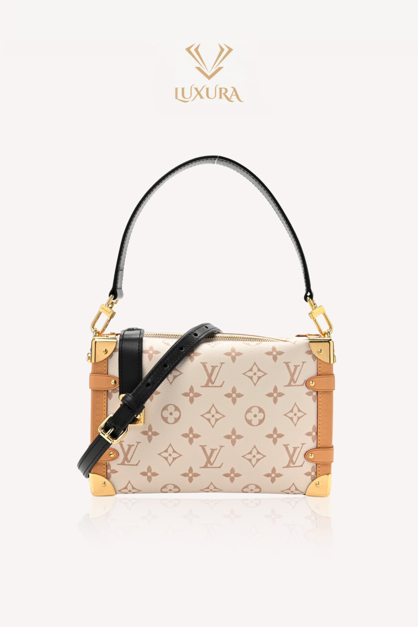 <span style="font-size: 10px; color: rgb(101, 101, 101);letter-spacing: .15em;">HARD TO FIND</span><br><strong> LOUIS VUITTON </strong><br><div style="margin-top:10px; font-size:16px;">Monogram Dune Side Trunk MM M26287</div></br>