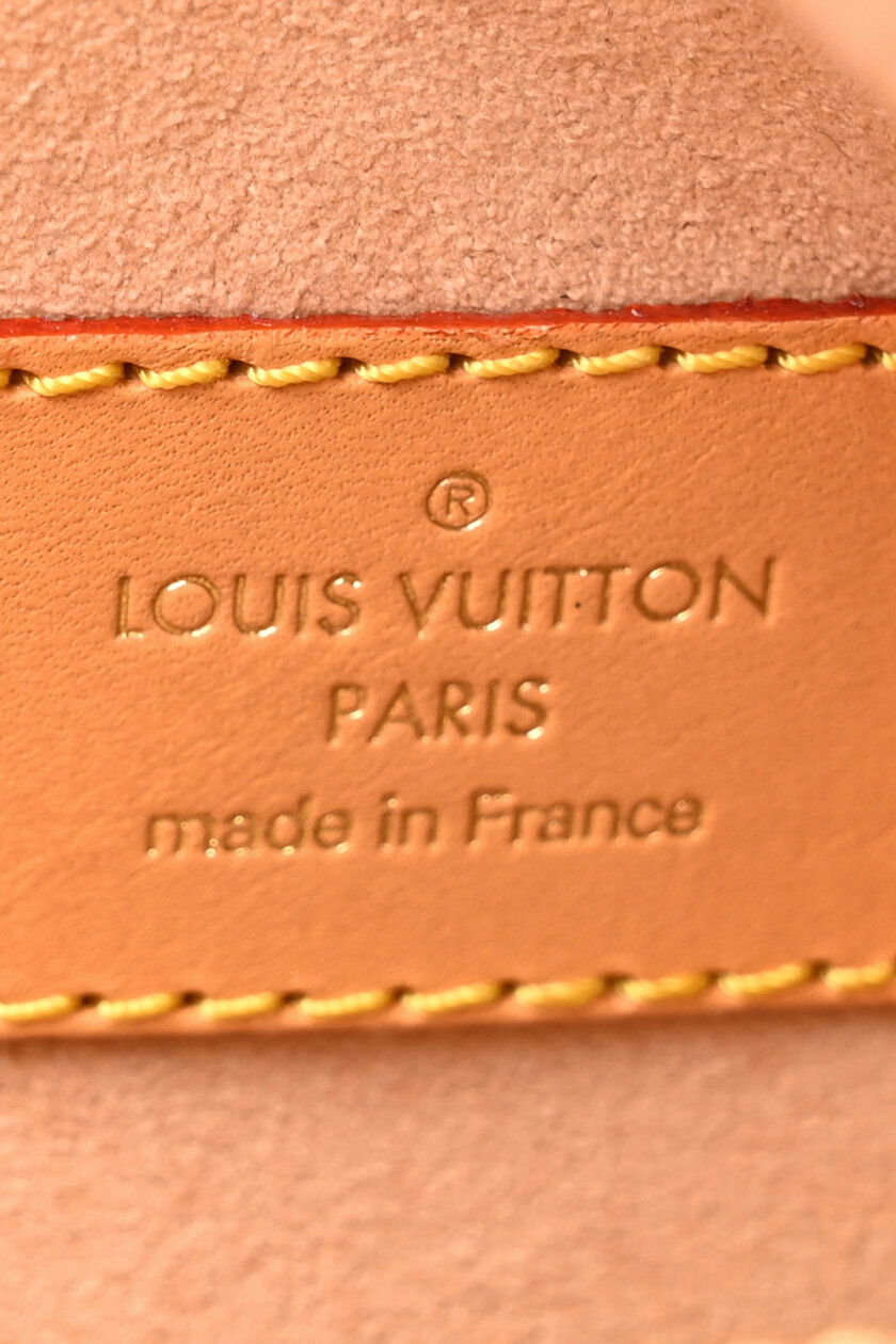 <span style="font-size: 10px; color: rgb(101, 101, 101);letter-spacing: .15em;">HARD TO FIND</span><br><strong> LOUIS VUITTON </strong><br><div style="margin-top:10px; font-size:16px;">Monogram Dune Side Trunk MM M26287</div></br> - Image 7