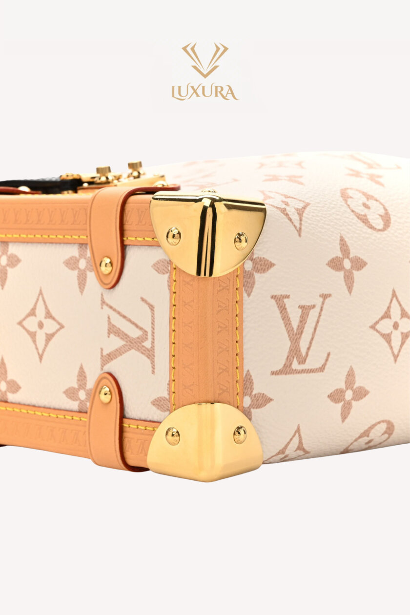 <span style="font-size: 10px; color: rgb(101, 101, 101);letter-spacing: .15em;">HARD TO FIND</span><br><strong> LOUIS VUITTON </strong><br><div style="margin-top:10px; font-size:16px;">Monogram Dune Side Trunk MM M26287</div></br> - Image 5