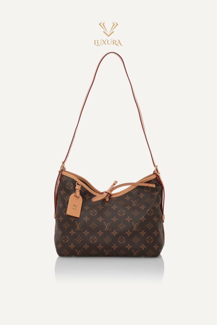 <span style="font-size: 10px; color: rgb(101, 101, 101);letter-spacing: .15em;">NEW COLLECTION</span><br><strong> LOUIS VUITTON </strong><br><div style="margin-top:10px; font-size:16px;">CarryAll PM Bag Monogram Canvas M46203</div><br>