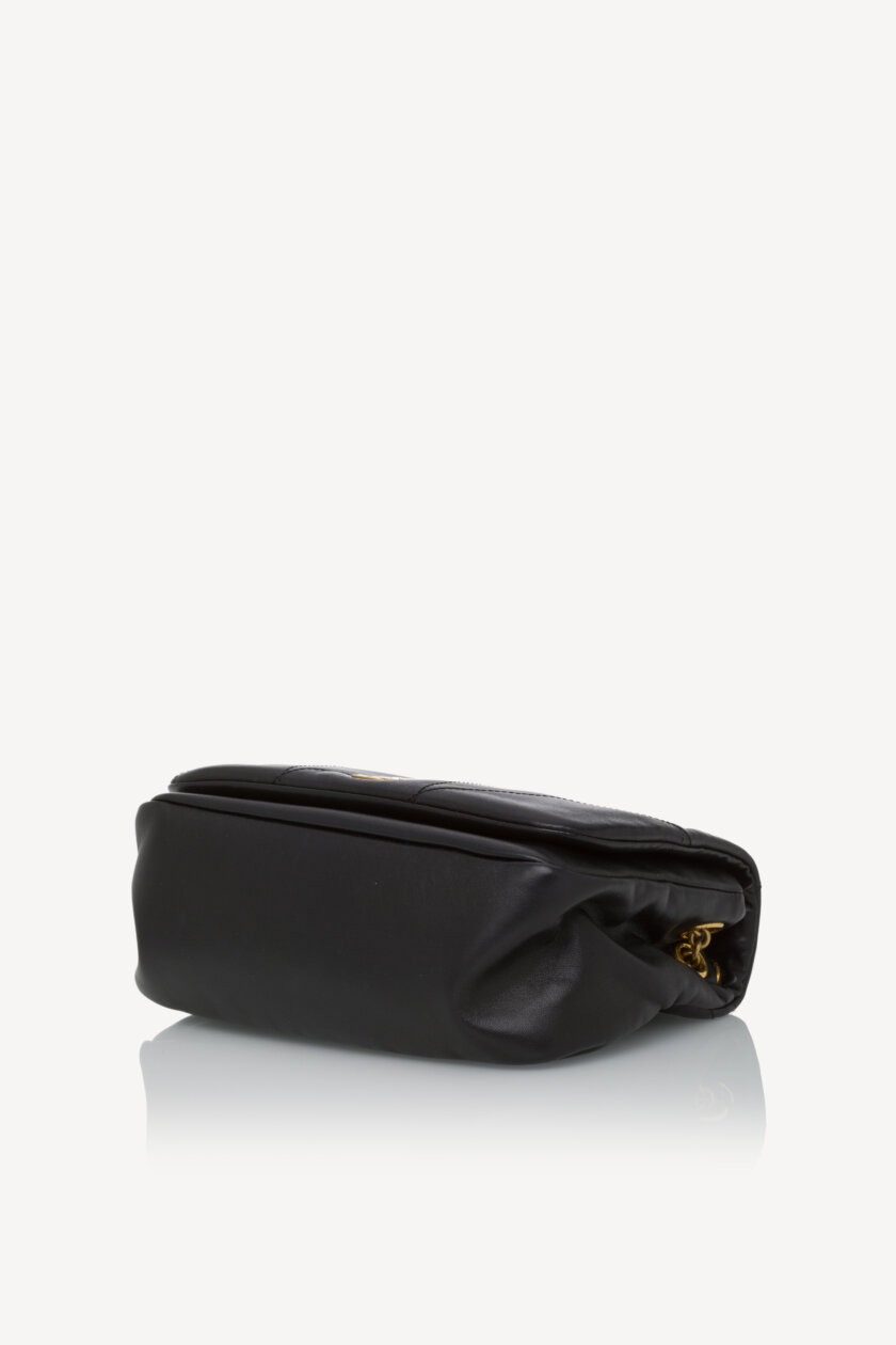 <span style="font-size: 10px; color: rgb(101, 101, 101);letter-spacing: .15em;">HARD TO FIND</span><br><strong> SAINT LAURENT </strong><br><div style="margin-top:10px; font-size:16px;">Lambskin Matelasse Monogram Small Jamie 4.3 Black</div><br> - Image 19