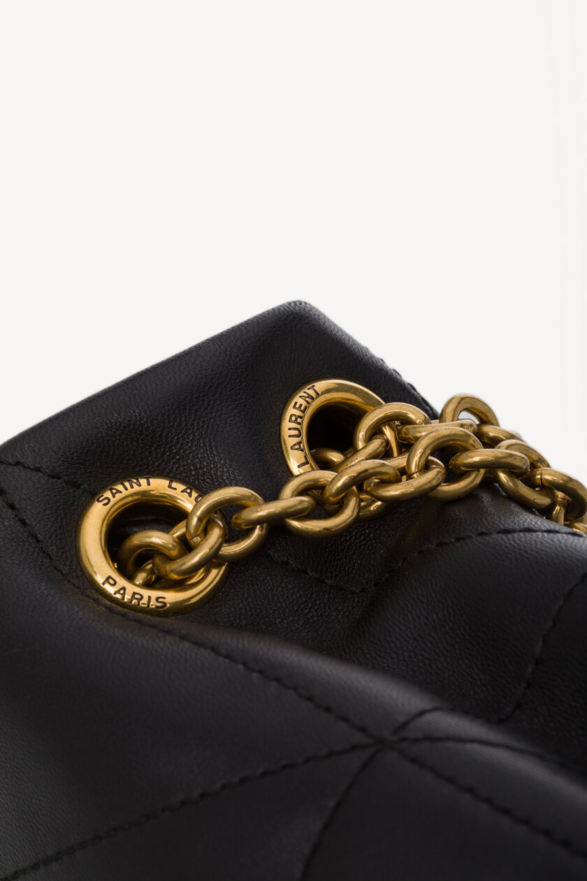 <span style="font-size: 10px; color: rgb(101, 101, 101);letter-spacing: .15em;">HARD TO FIND</span><br><strong> SAINT LAURENT </strong><br><div style="margin-top:10px; font-size:16px;">Lambskin Matelasse Monogram Small Jamie 4.3 Black</div><br> - Image 11