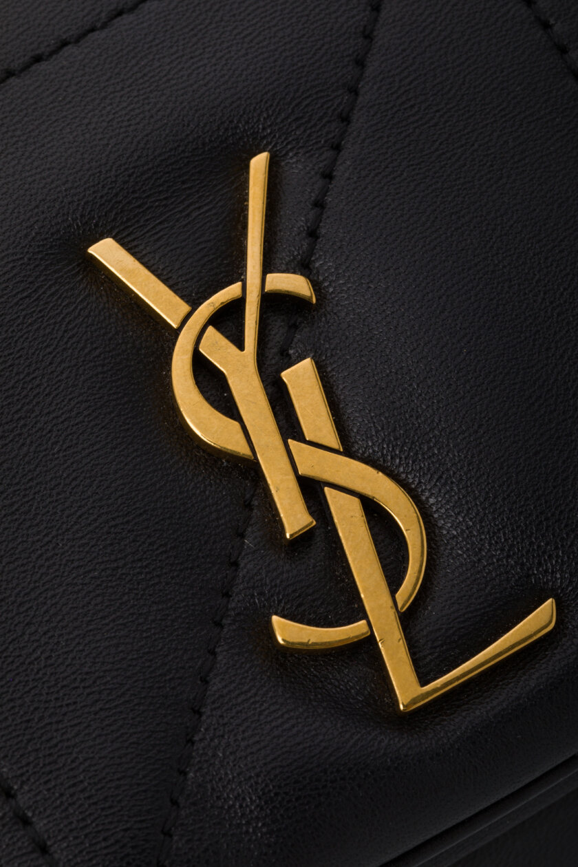 <span style="font-size: 10px; color: rgb(101, 101, 101);letter-spacing: .15em;">HARD TO FIND</span><br><strong> SAINT LAURENT </strong><br><div style="margin-top:10px; font-size:16px;">Lambskin Matelasse Monogram Small Jamie 4.3 Black</div><br> - Image 10