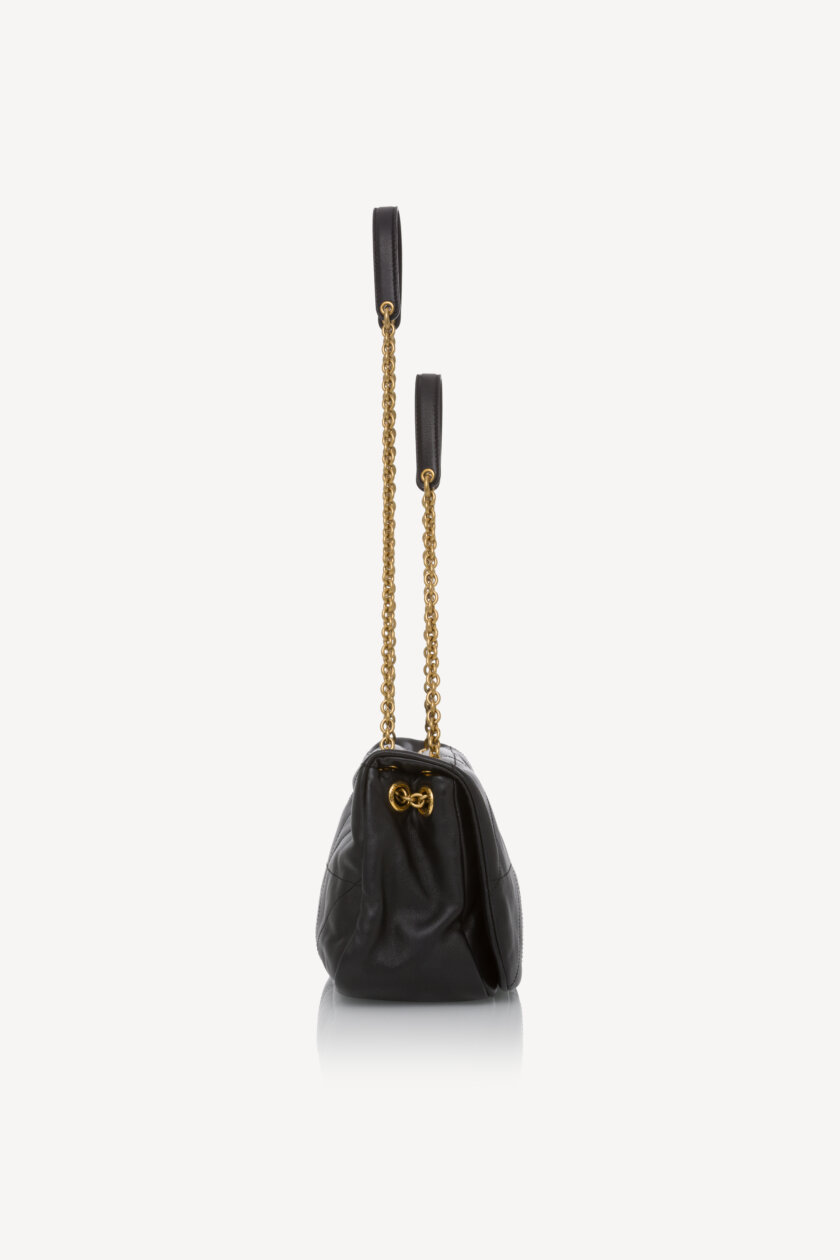 <span style="font-size: 10px; color: rgb(101, 101, 101);letter-spacing: .15em;">HARD TO FIND</span><br><strong> SAINT LAURENT </strong><br><div style="margin-top:10px; font-size:16px;">Lambskin Matelasse Monogram Small Jamie 4.3 Black</div><br> - Image 7
