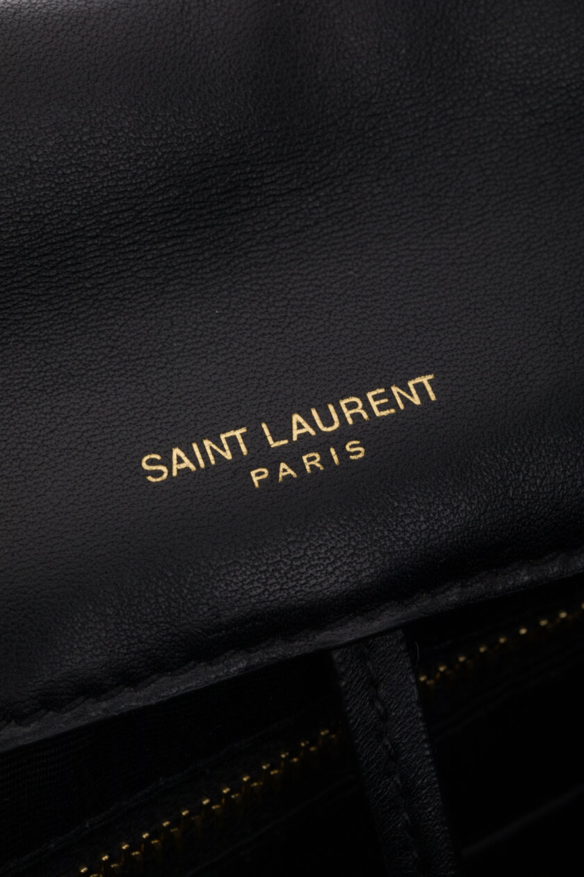 <span style="font-size: 10px; color: rgb(101, 101, 101);letter-spacing: .15em;">HARD TO FIND</span><br><strong> SAINT LAURENT </strong><br><div style="margin-top:10px; font-size:16px;">Lambskin Matelasse Monogram Small Jamie 4.3 Black</div><br> - Image 12