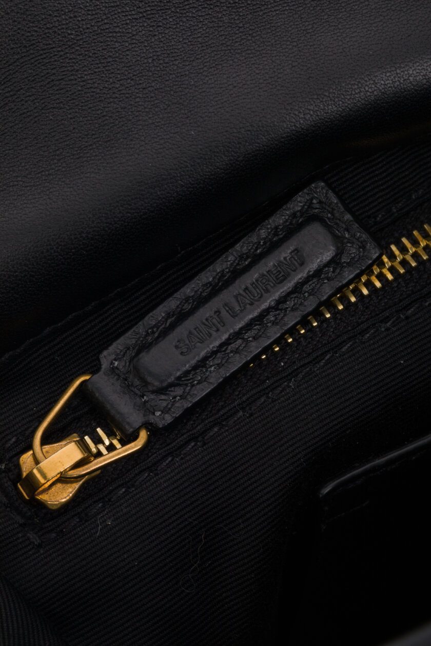 <span style="font-size: 10px; color: rgb(101, 101, 101);letter-spacing: .15em;">HARD TO FIND</span><br><strong> SAINT LAURENT </strong><br><div style="margin-top:10px; font-size:16px;">Lambskin Matelasse Monogram Small Jamie 4.3 Black</div><br> - Image 15