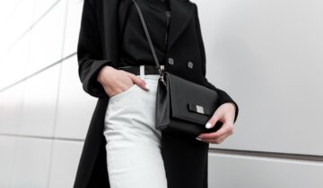 Geanta crossbody – ce înseamnă și cum se poartă acest accesoriu versatil