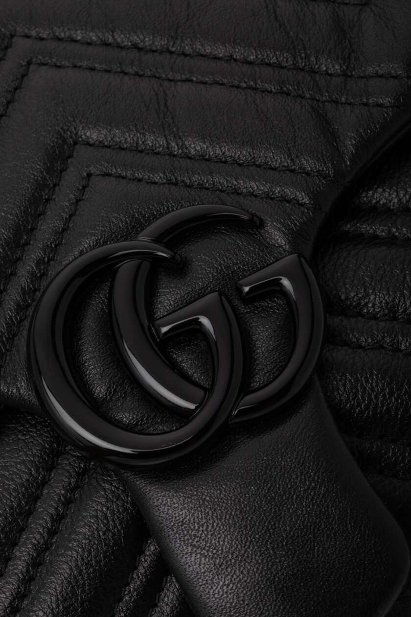 <span style="font-size: 10px; color: rgb(101, 101, 101);letter-spacing: .15em;">NEW COLLECTION</span><br><strong> GUCCI </strong><br><div style="margin-top:10px; font-size:16px;">GG Marmont Large Shoulder Bag Black Leather</div><br> - Image 14