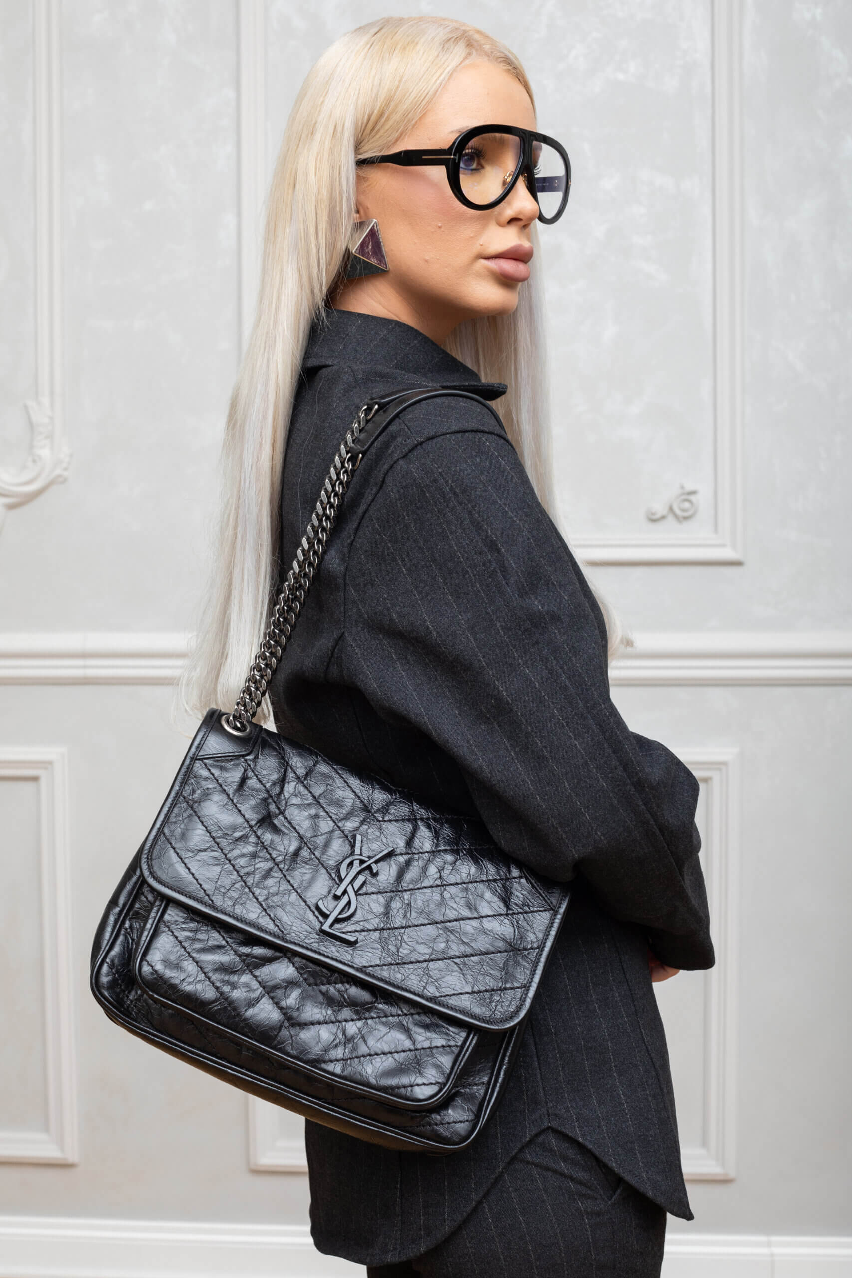 Genti | SAINT LAURENT Crinkled Calfskin Matelasse Monogram Medium Niki Chain Satchel Black