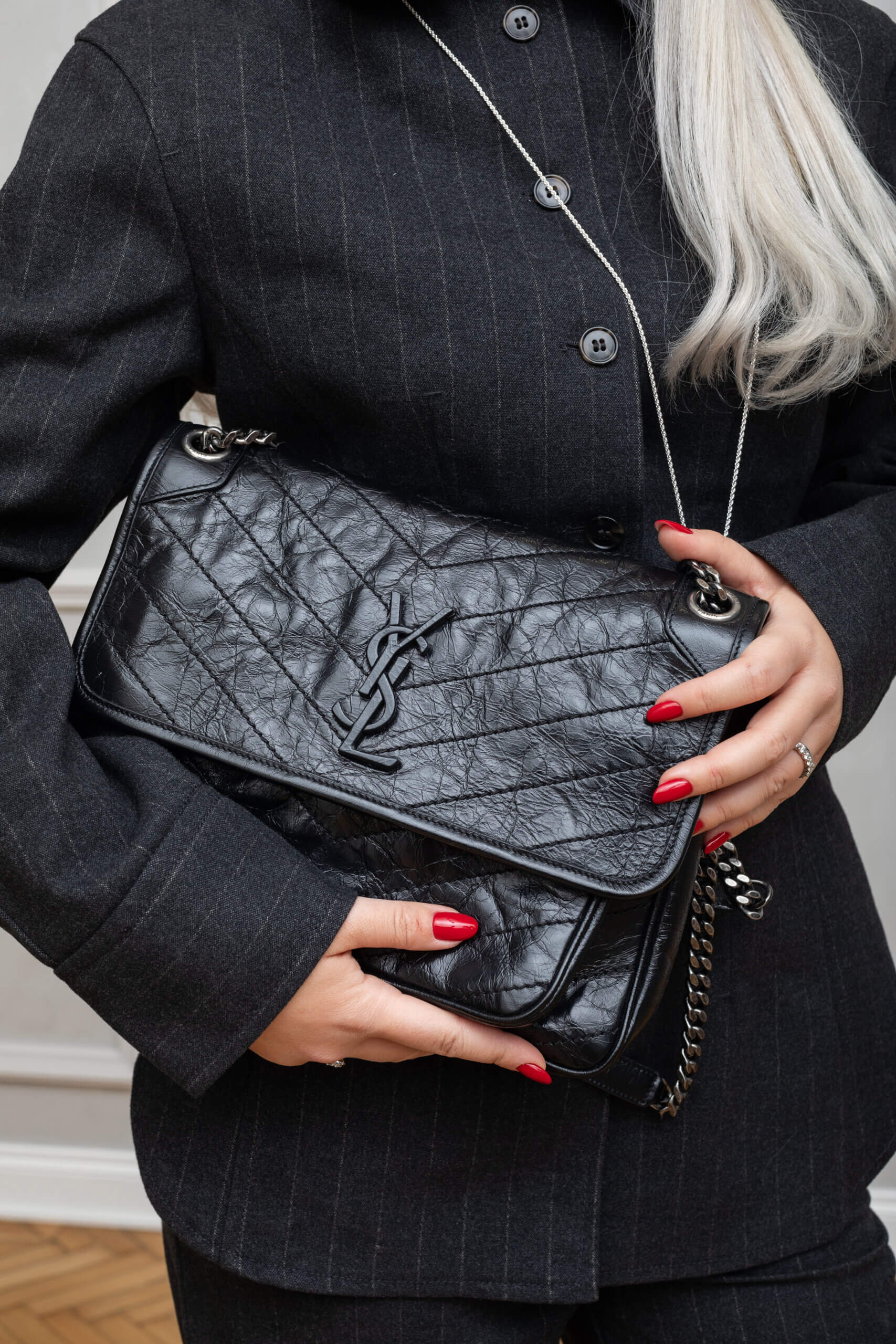 Genti | SAINT LAURENT Crinkled Calfskin Matelasse Monogram Medium Niki Chain Satchel Black
