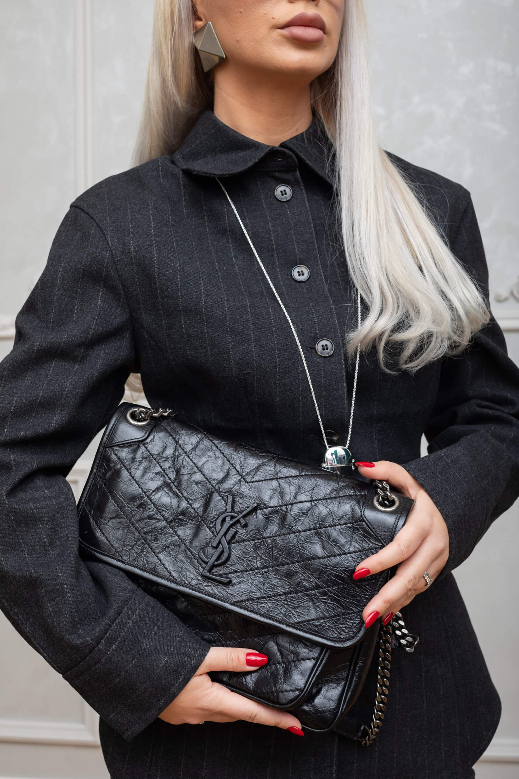 Genti | SAINT LAURENT Crinkled Calfskin Matelasse Monogram Medium Niki Chain Satchel Black
