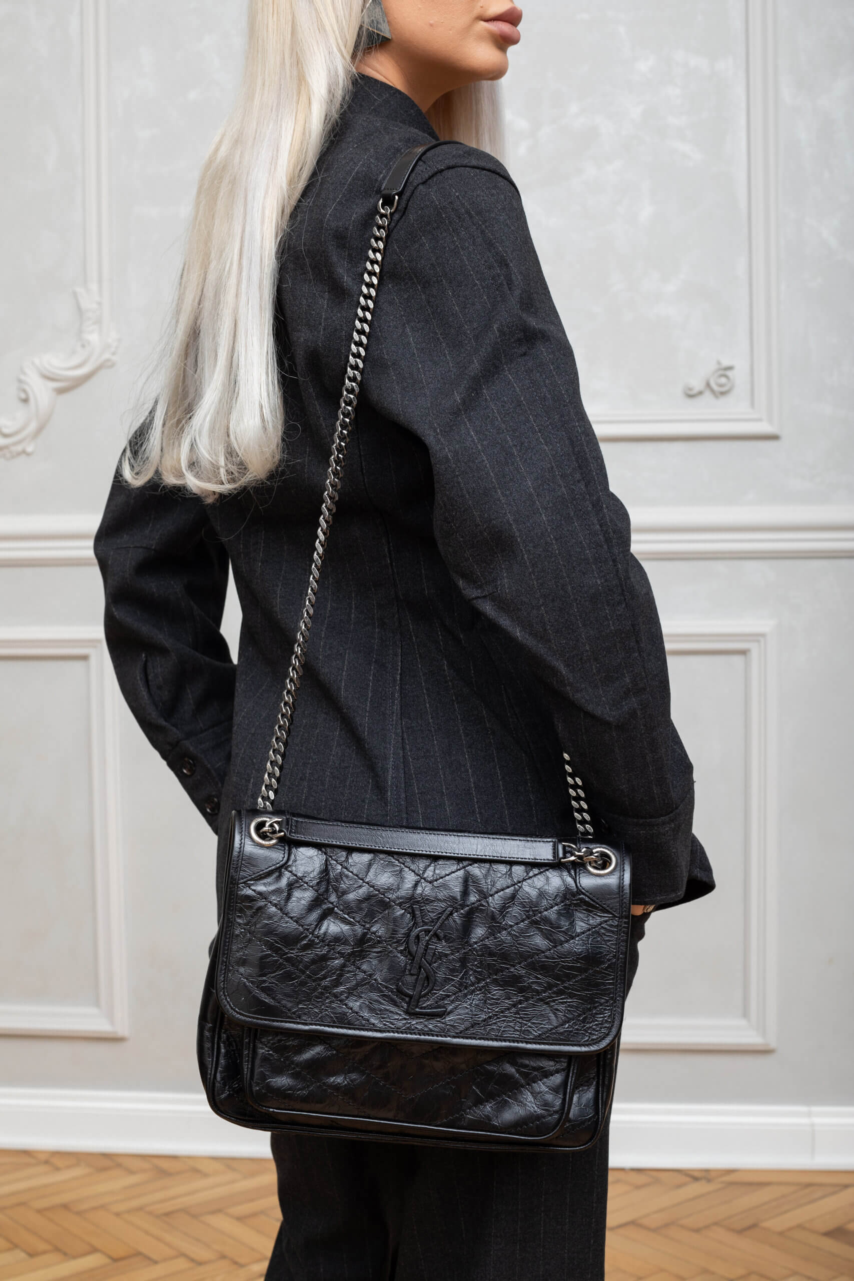 Genti | SAINT LAURENT Crinkled Calfskin Matelasse Monogram Medium Niki Chain Satchel Black