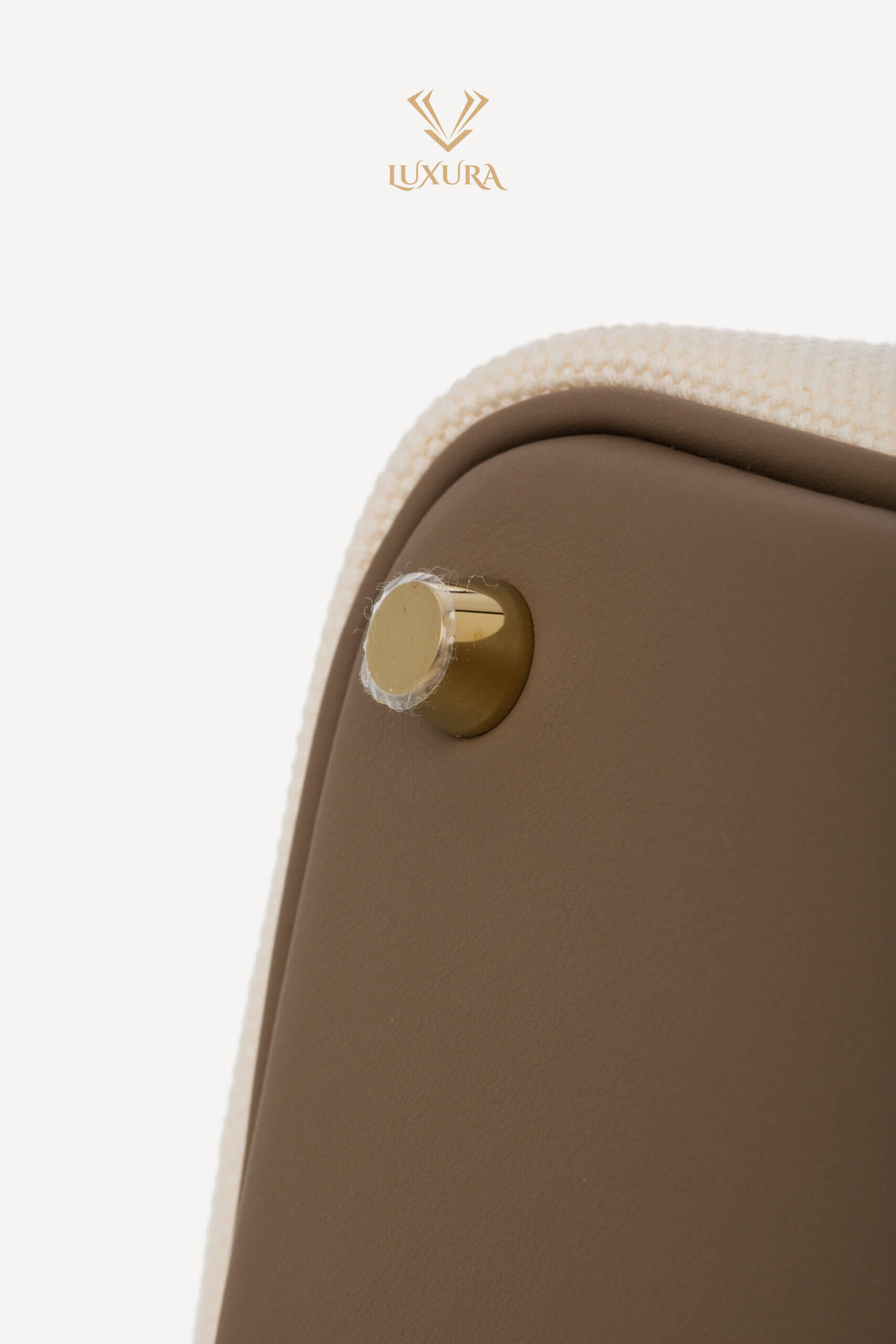 <span style="font-size: 10px; color: rgb(101, 101, 101);letter-spacing: .15em;">HARD TO FIND</span><br><strong> HERMÈS </strong><br><div style="margin-top:10px; font-size:16px;">Cargo Picotin 18 Lock Bag Canvas Swift Ecru-Etoupe Gold Hardware</div><br> - Image 15