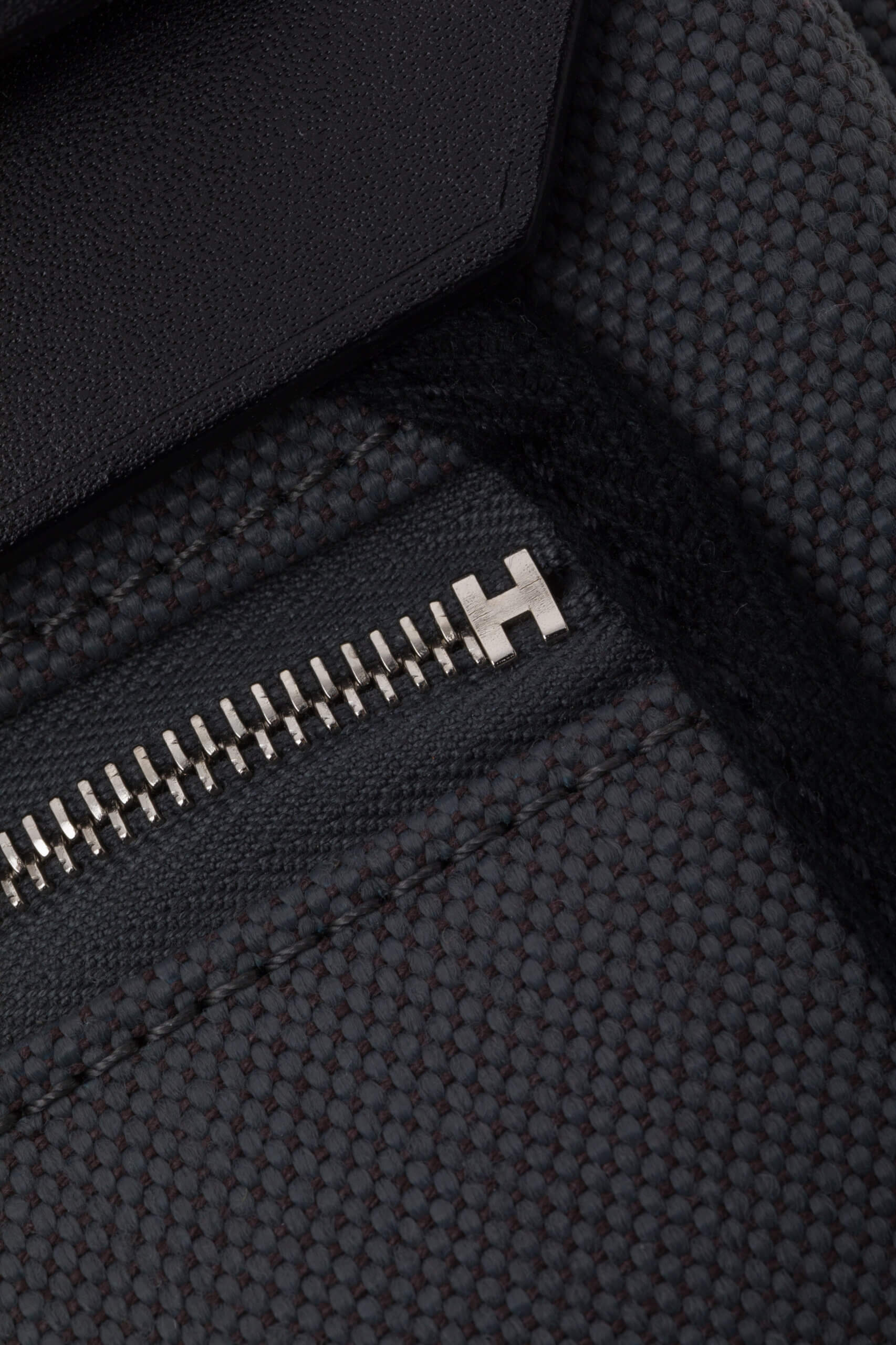 Genti | HERMES Herbag Zip 31 Laque Bag Ardoise Noir Noir