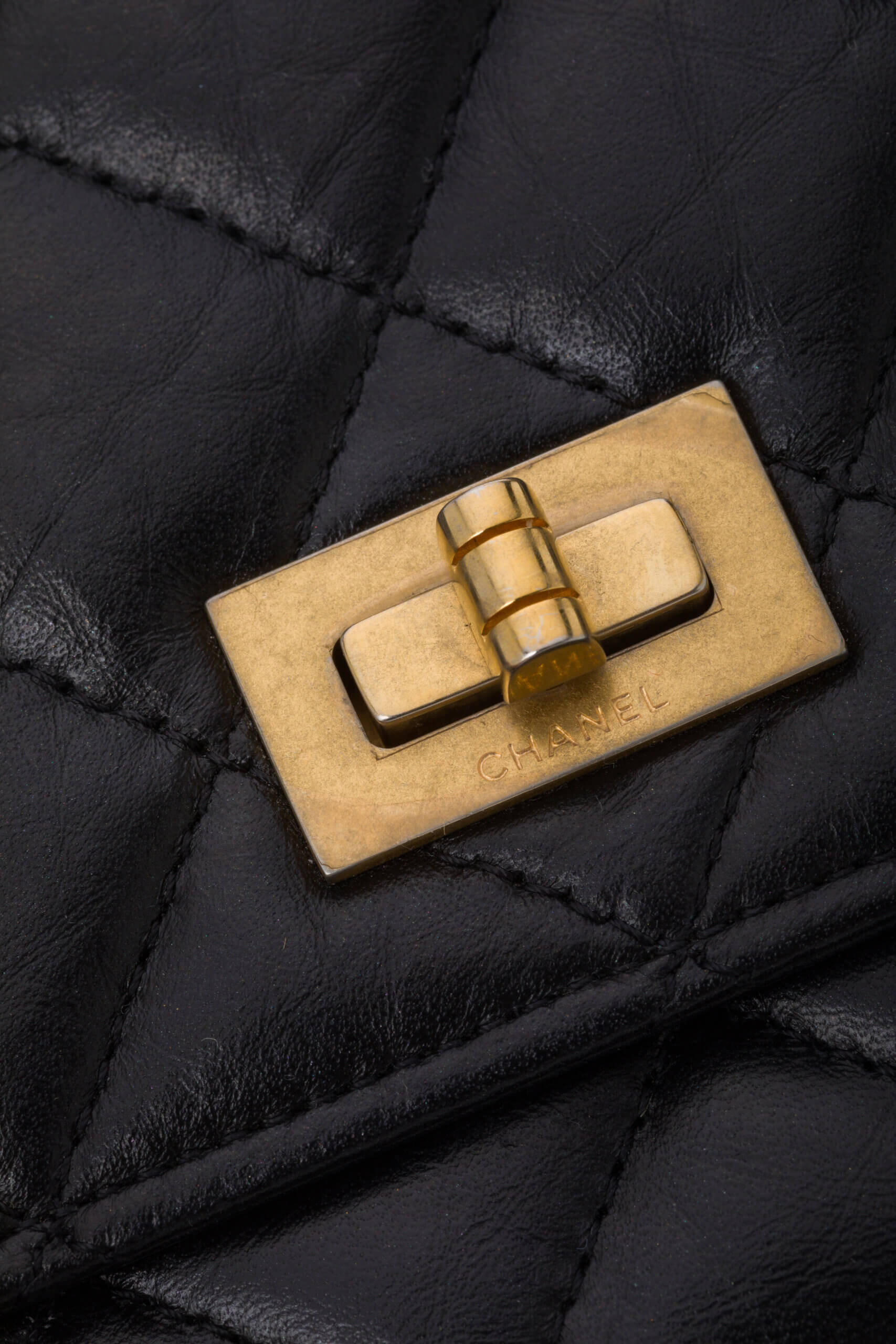 Genti | CHANEL Aged Calfskin Quilted Reissue 2.55 Wallet On Chain Black