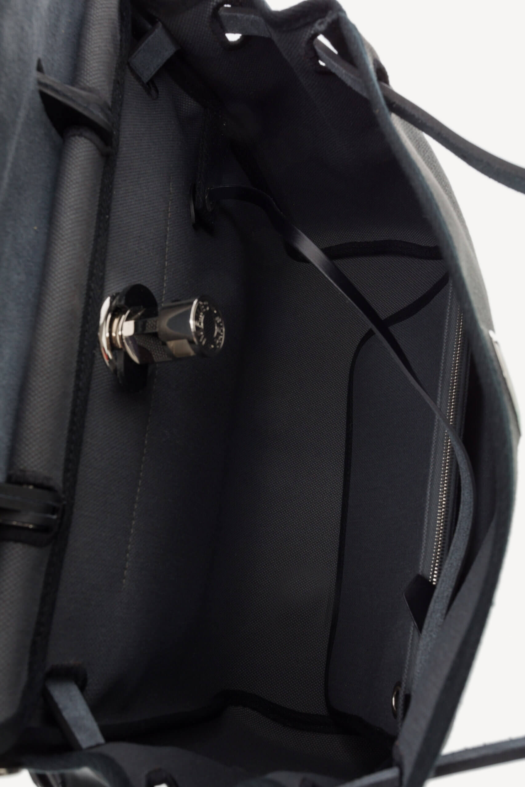 Genti | HERMES Herbag Zip 31 Laque Bag Ardoise Noir Noir