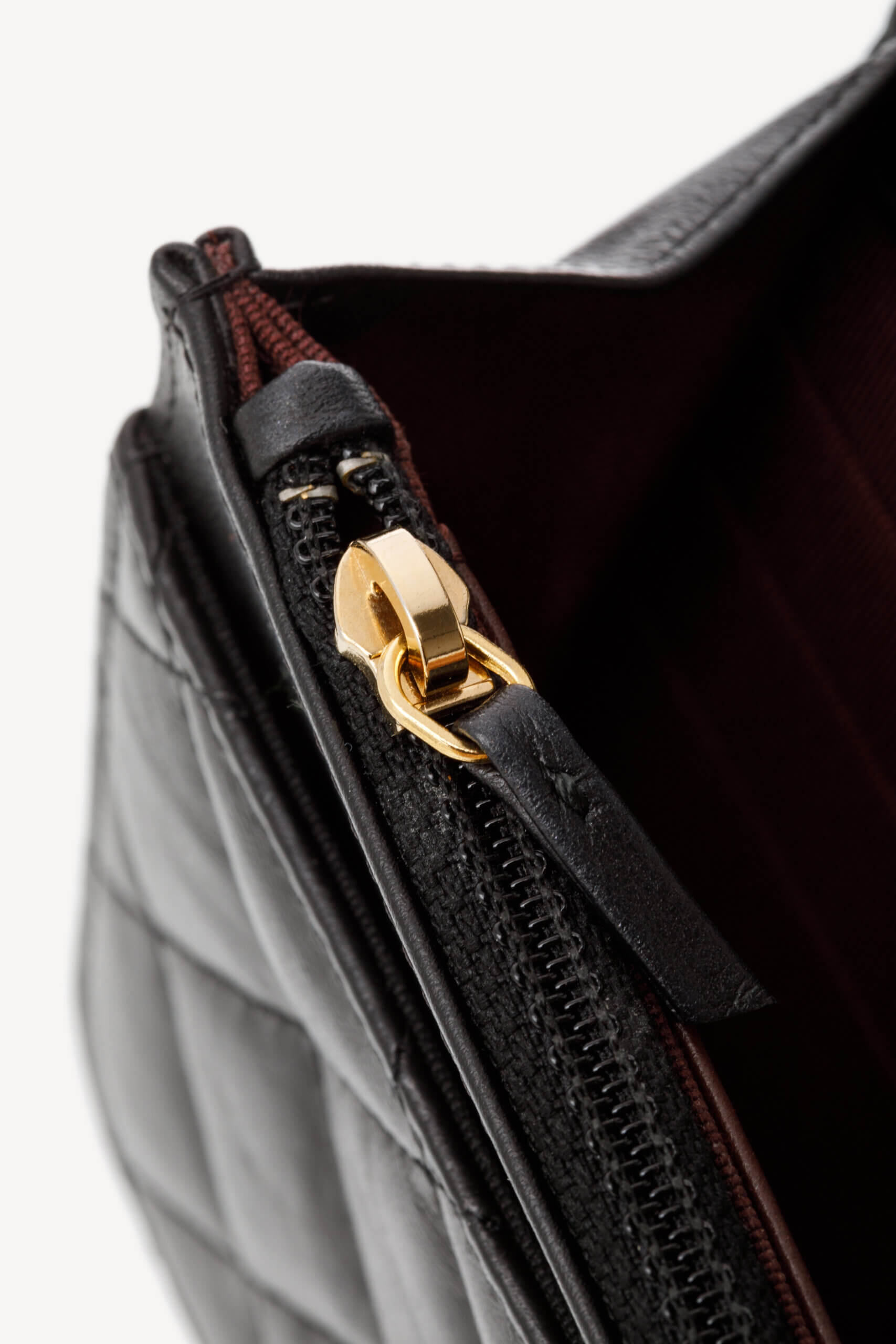 Genti | CHANEL Aged Calfskin Quilted Reissue 2.55 Wallet On Chain Black