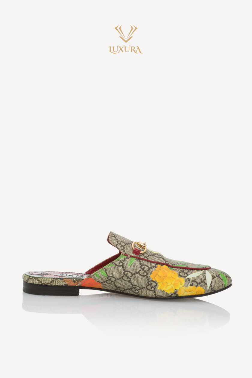 <span style="font-size: 10px; color: rgb(101, 101, 101);letter-spacing: .15em;">BEST DEAL</span><br><strong> GUCCI </strong><br><div style="margin-top:10px; font-size:16px;">GG Supreme Monogram Tian Princetown Slippers Beige Ebony Multicolor 38.5</div><br> - Image 10