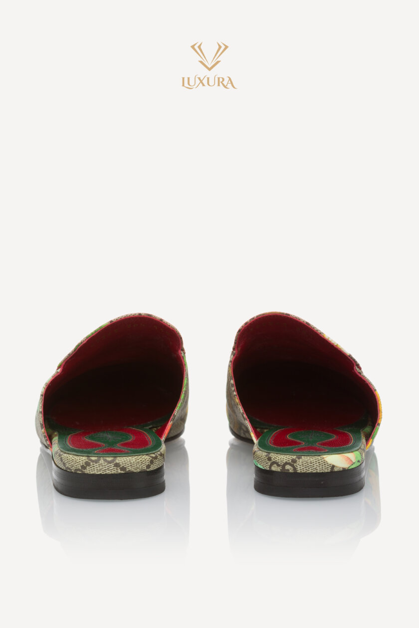 <span style="font-size: 10px; color: rgb(101, 101, 101);letter-spacing: .15em;">BEST DEAL</span><br><strong> GUCCI </strong><br><div style="margin-top:10px; font-size:16px;">GG Supreme Monogram Tian Princetown Slippers Beige Ebony Multicolor 38.5</div><br> - Image 8