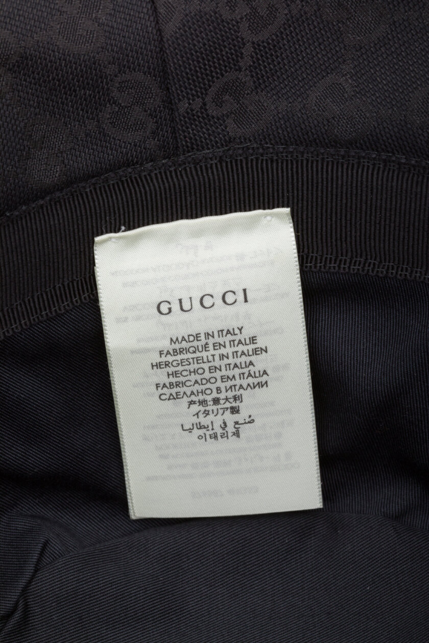 <span style="font-size: 10px; color: rgb(101, 101, 101);letter-spacing: .15em;">HARD TO FIND</span><br><strong> GUCCI </strong><br><div style="margin-top:10px; font-size:16px;">GG Canvas Bucket Hat in Black GG Canvas M 58 cm</div><br> - Image 7
