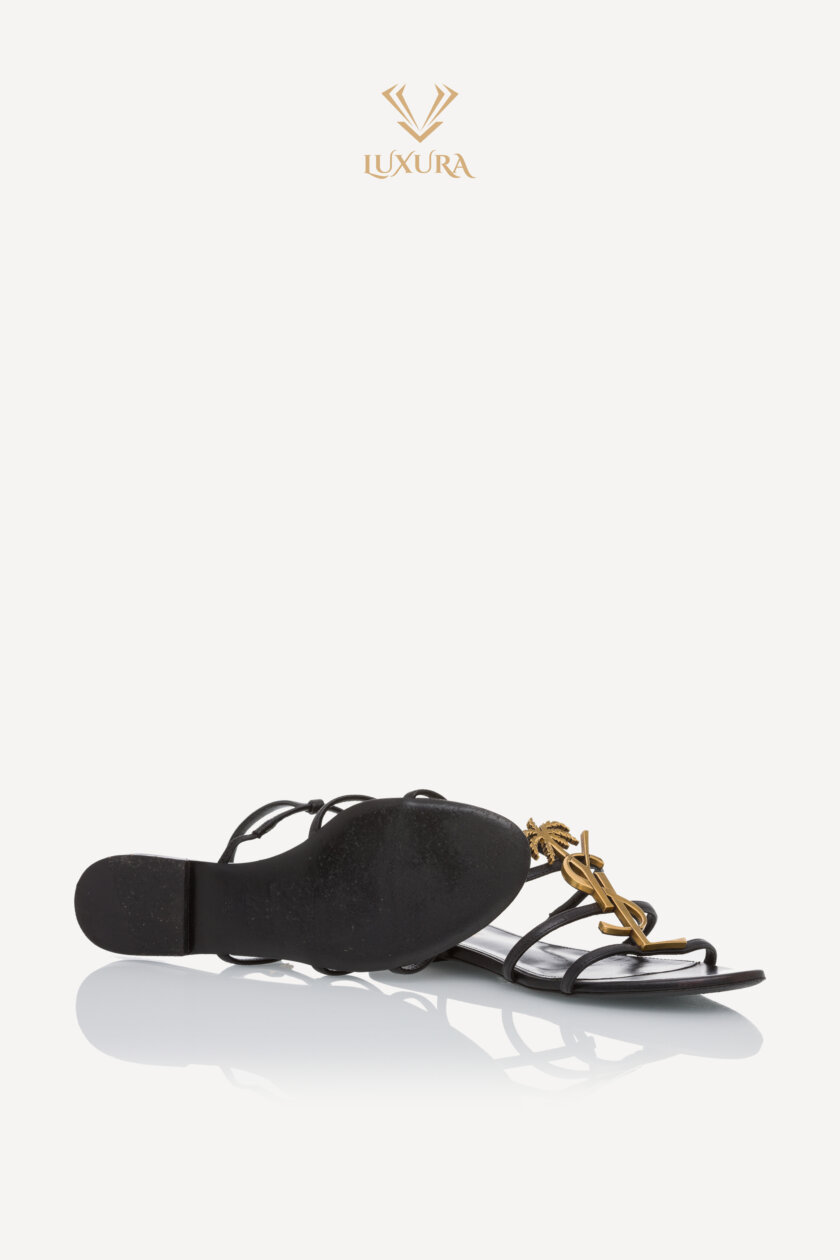 <span style="font-size: 12px; color: rgb(101, 101, 101);letter-spacing: .15em;">BEST DEAL </span><br><strong> SAINT LAURENT </strong><br><div style="margin-top:10px; margin-bottom:30px; font-size:16px;">Cassandra Black Leather Logo Slingback Sandals 38.5</div> - Image 18