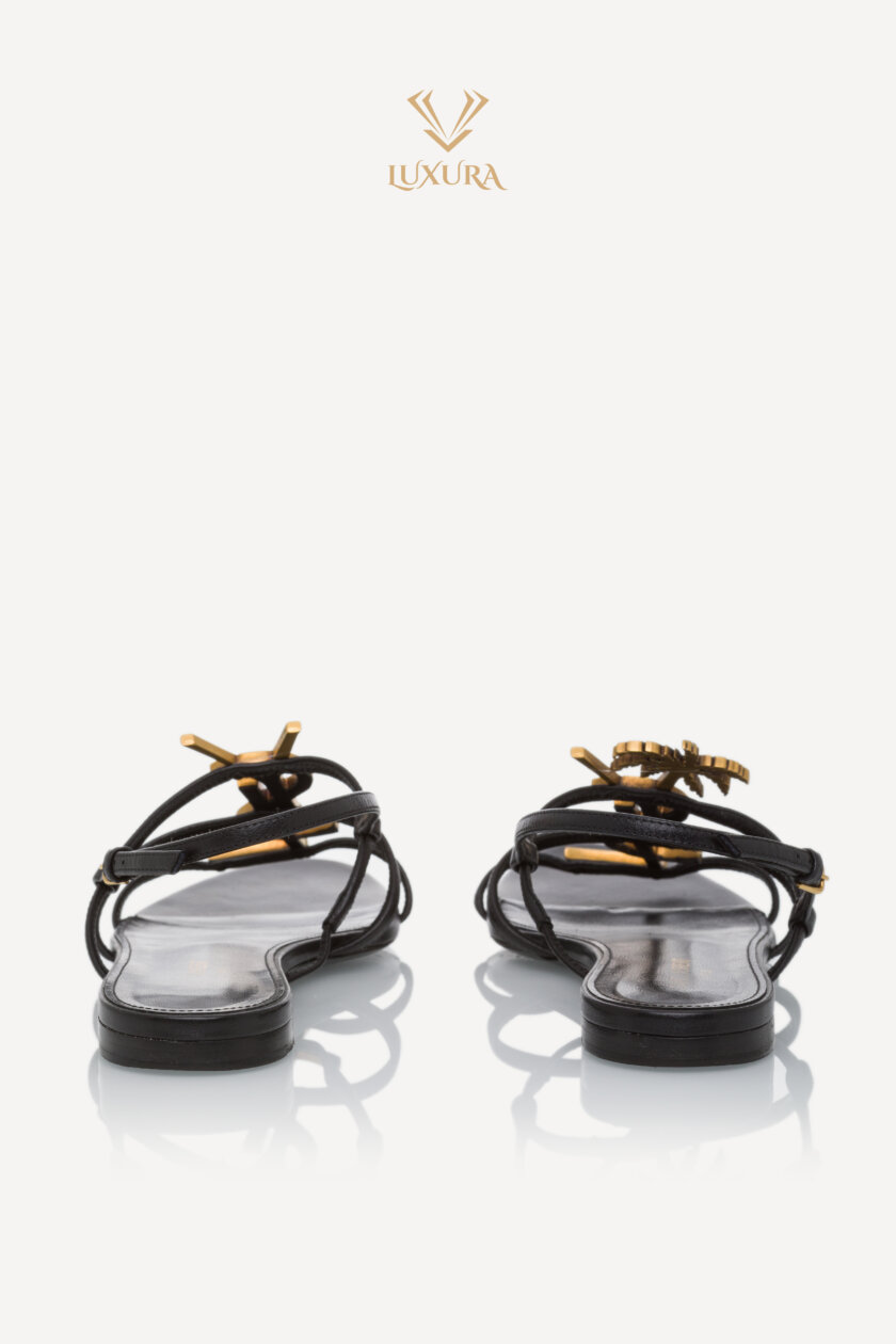 <span style="font-size: 12px; color: rgb(101, 101, 101);letter-spacing: .15em;">BEST DEAL </span><br><strong> SAINT LAURENT </strong><br><div style="margin-top:10px; margin-bottom:30px; font-size:16px;">Cassandra Black Leather Logo Slingback Sandals 38.5</div> - Image 9
