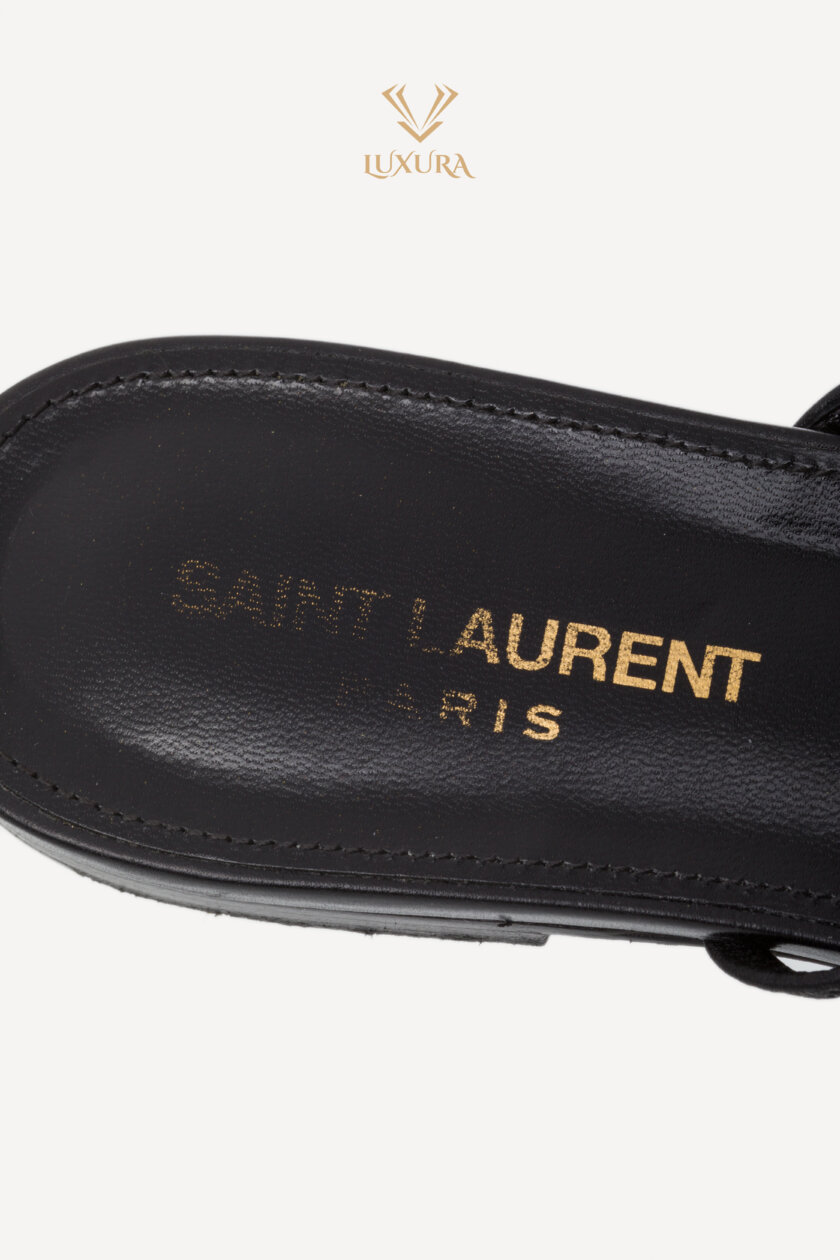 <span style="font-size: 12px; color: rgb(101, 101, 101);letter-spacing: .15em;">BEST DEAL </span><br><strong> SAINT LAURENT </strong><br><div style="margin-top:10px; margin-bottom:30px; font-size:16px;">Cassandra Black Leather Logo Slingback Sandals 38.5</div> - Image 14