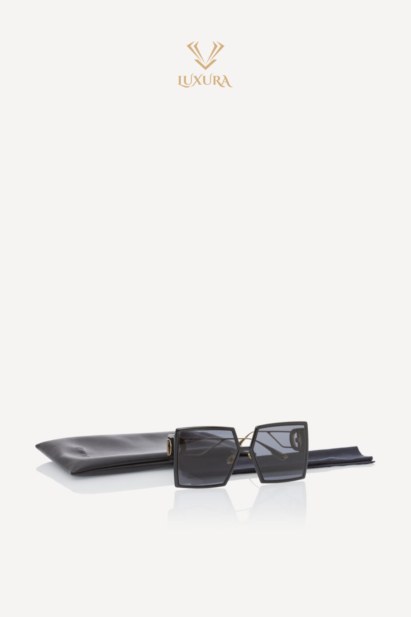 <span style="font-size: 10px; color: rgb(101, 101, 101);letter-spacing: .15em;">BEST DEAL </span><br><strong> DIOR</strong><br><div style="margin-top:10px; font-size:16px;">30 Montaigne SU Oversized Square Sunglasses Black</div><br> - Image 2