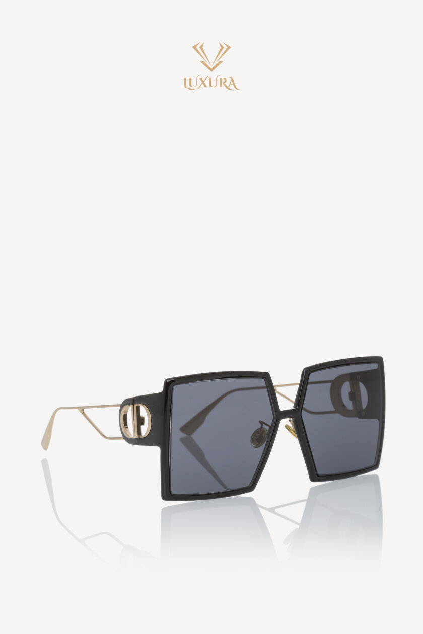 <span style="font-size: 10px; color: rgb(101, 101, 101);letter-spacing: .15em;">BEST DEAL </span><br><strong> DIOR</strong><br><div style="margin-top:10px; font-size:16px;">30 Montaigne SU Oversized Square Sunglasses Black</div><br> - Image 4