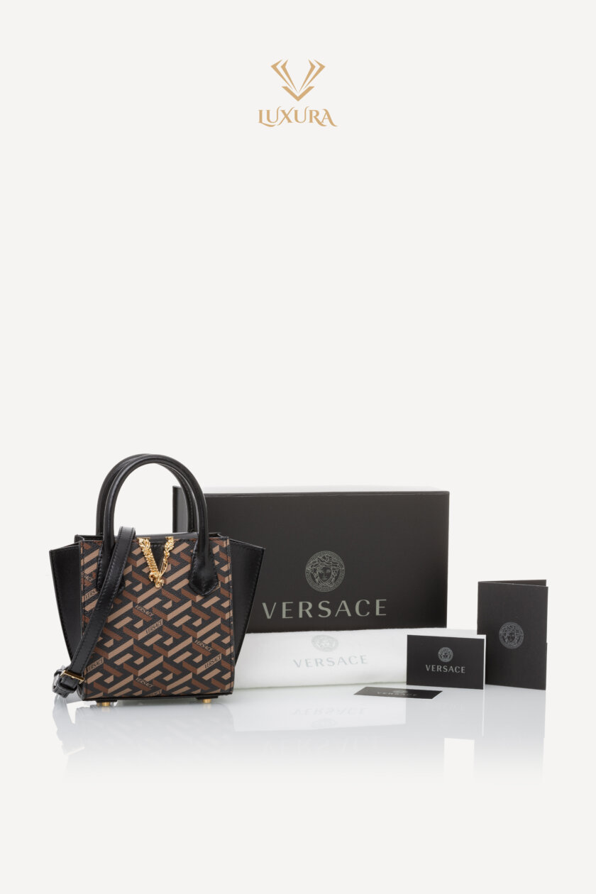 <span style="font-size: 10px; color: rgb(101, 101, 101);letter-spacing: .15em;">BEST DEAL</span><br><strong> VERSACE </strong><br><div style="margin-top:10px;font-size:16px;">La Greca Virtus V Mini Bag </div><br> - Image 2
