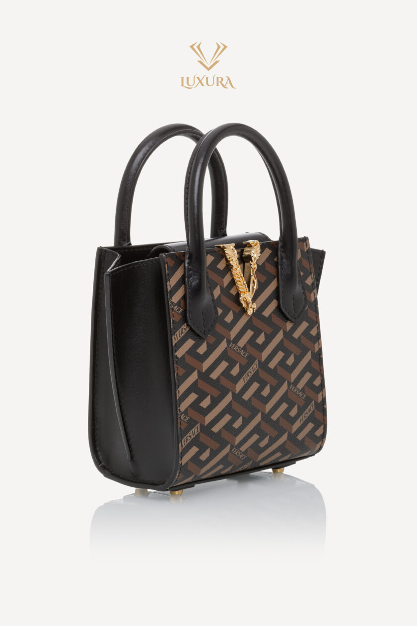 <span style="font-size: 10px; color: rgb(101, 101, 101);letter-spacing: .15em;">BEST DEAL</span><br><strong> VERSACE </strong><br><div style="margin-top:10px;font-size:16px;">La Greca Virtus V Mini Bag </div><br> - Image 3